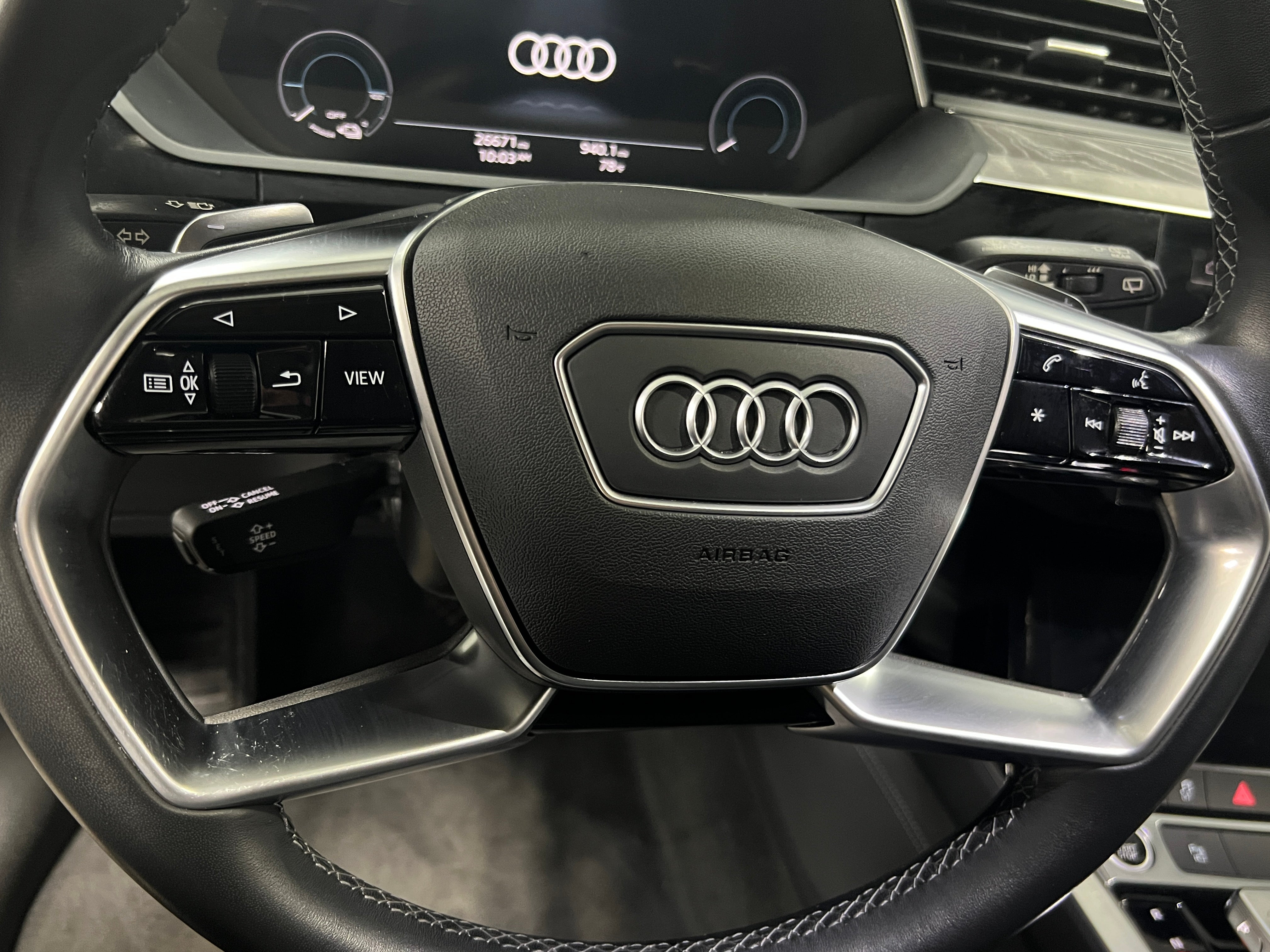 2021 Audi e-tron Premium 4