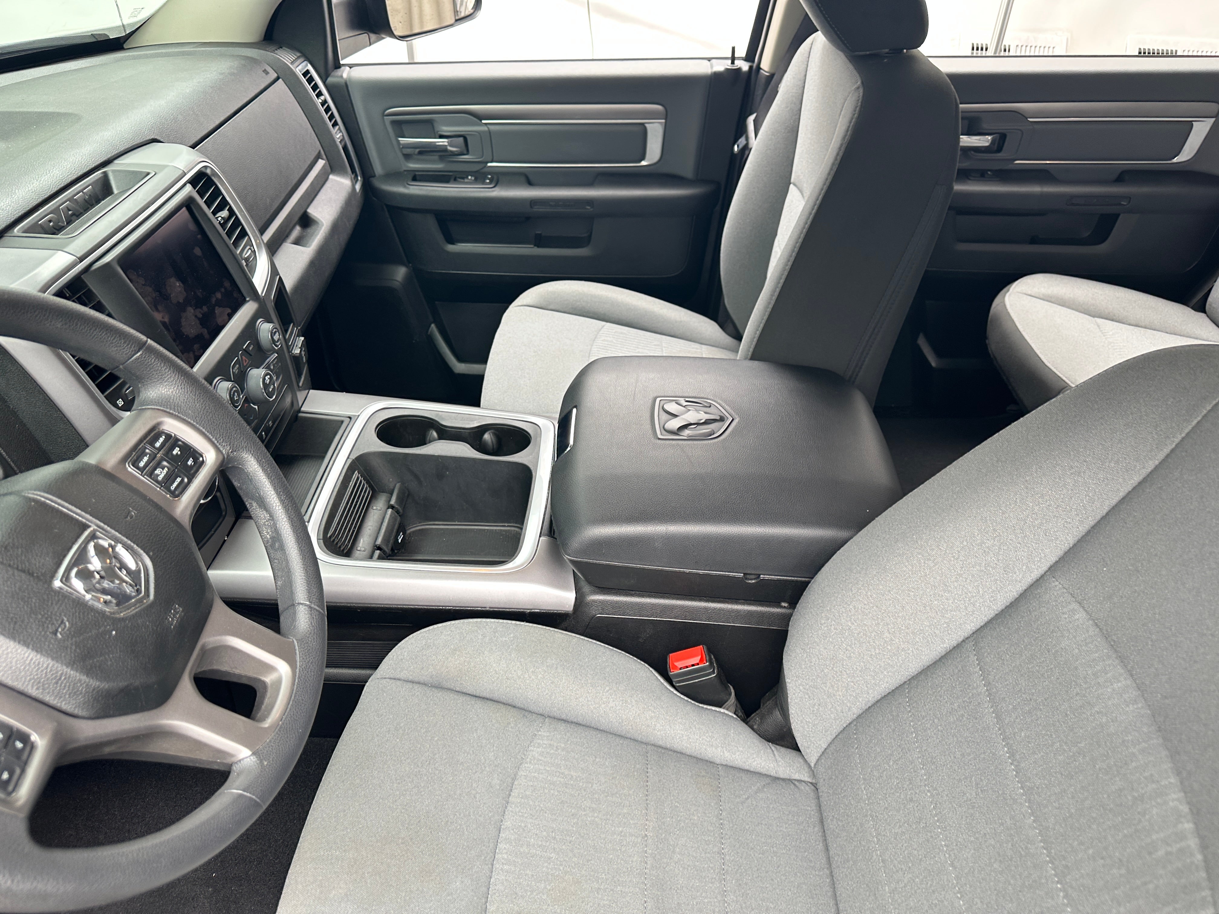 2023 RAM 1500 Classic SLT 2