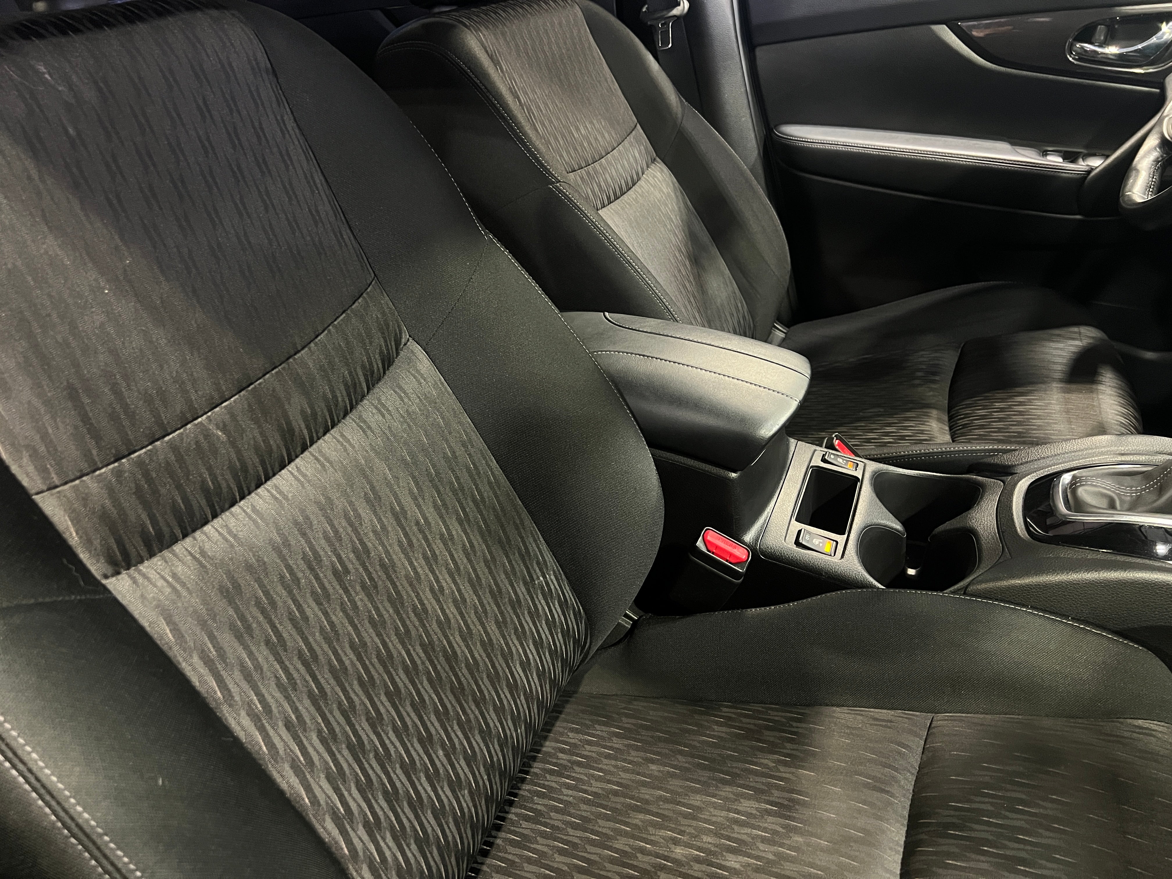 2019 Nissan Rogue SV 2