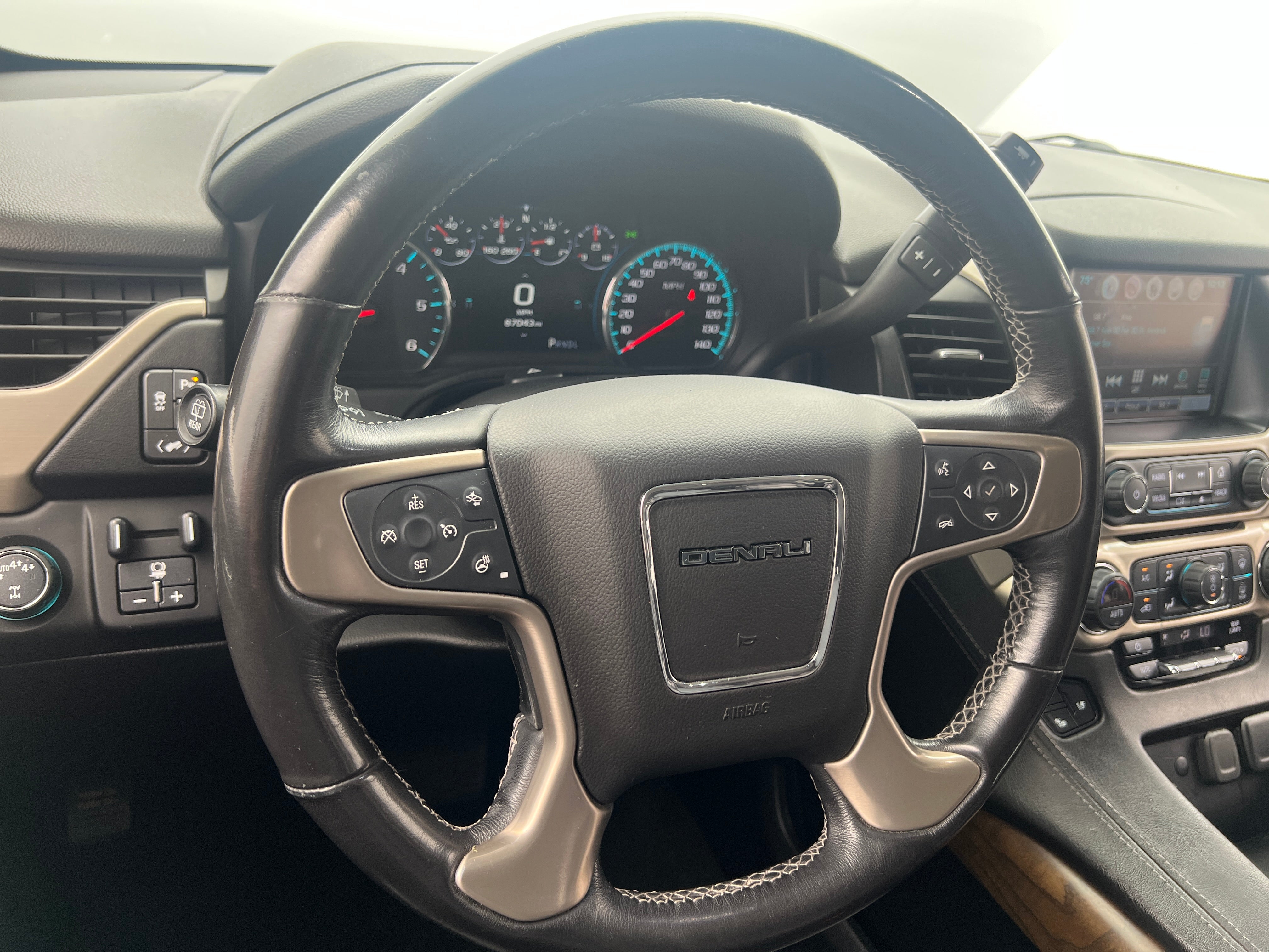 2018 GMC Yukon XL Denali 4
