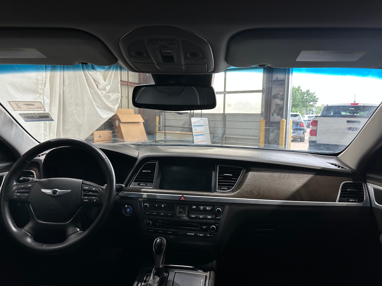 Thumbnail: 2015 Hyundai Genesis - 2
