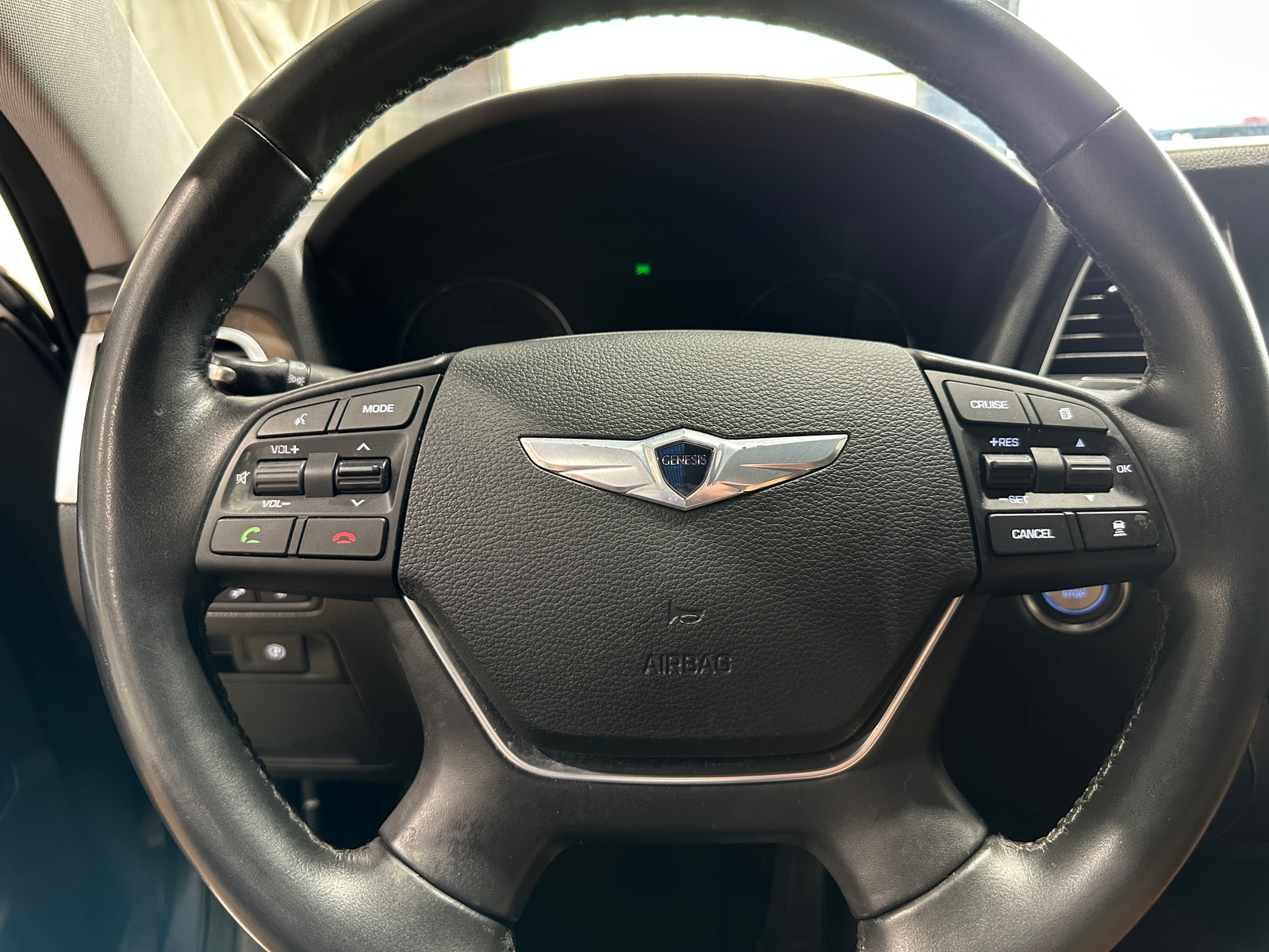 Thumbnail: 2015 Hyundai Genesis - 4
