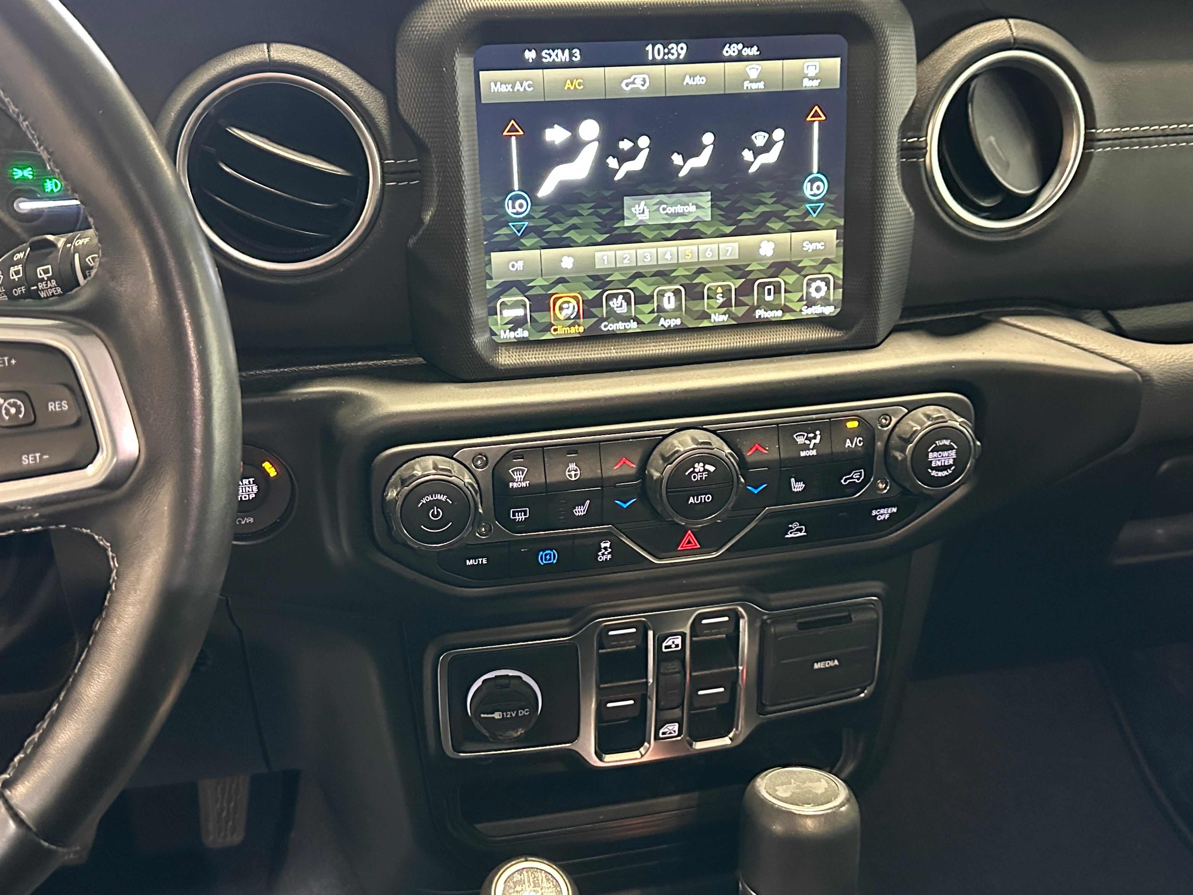 Thumbnail: 2022 Jeep Wrangler - 3