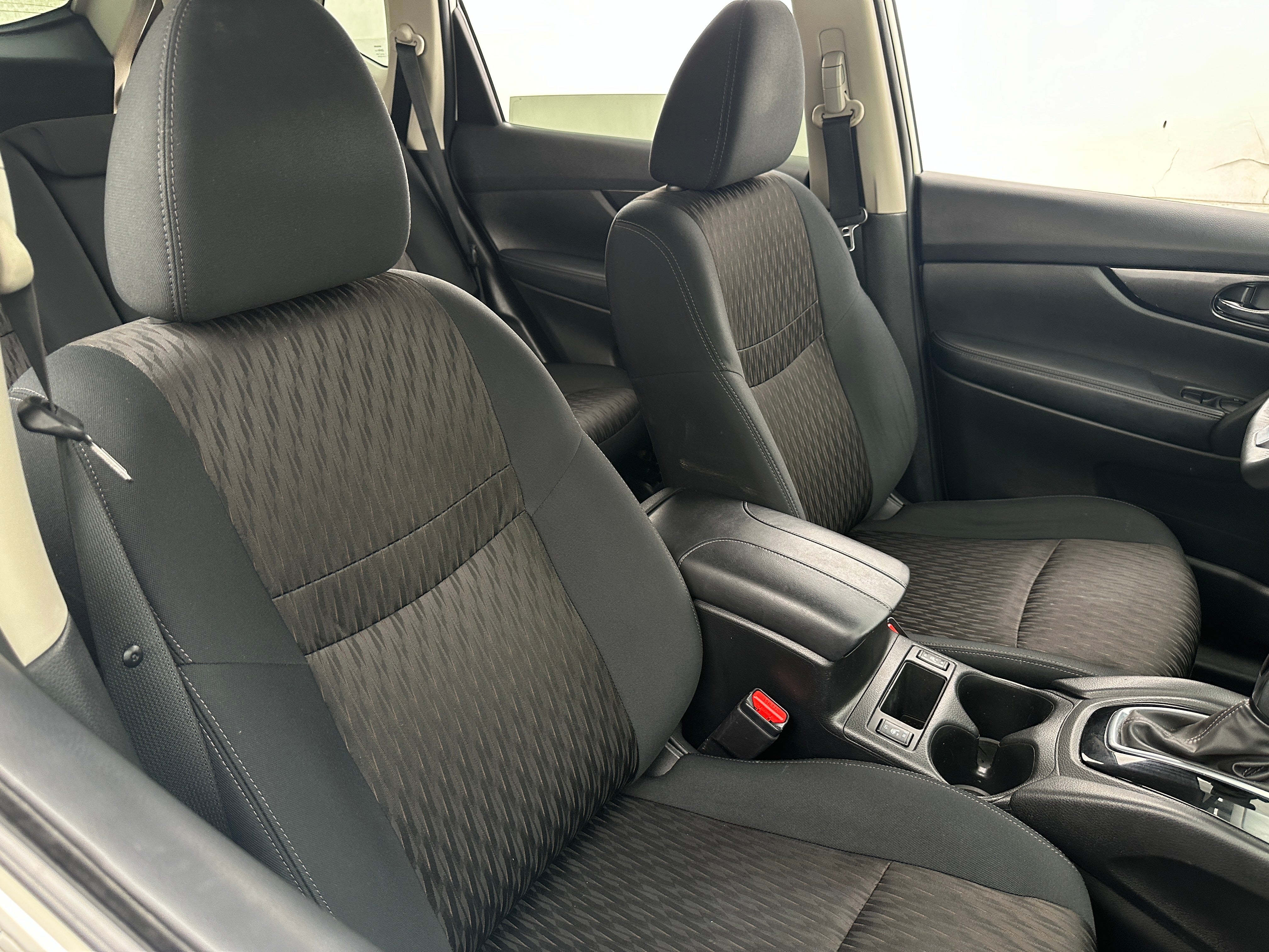 2018 Nissan Rogue SV 2