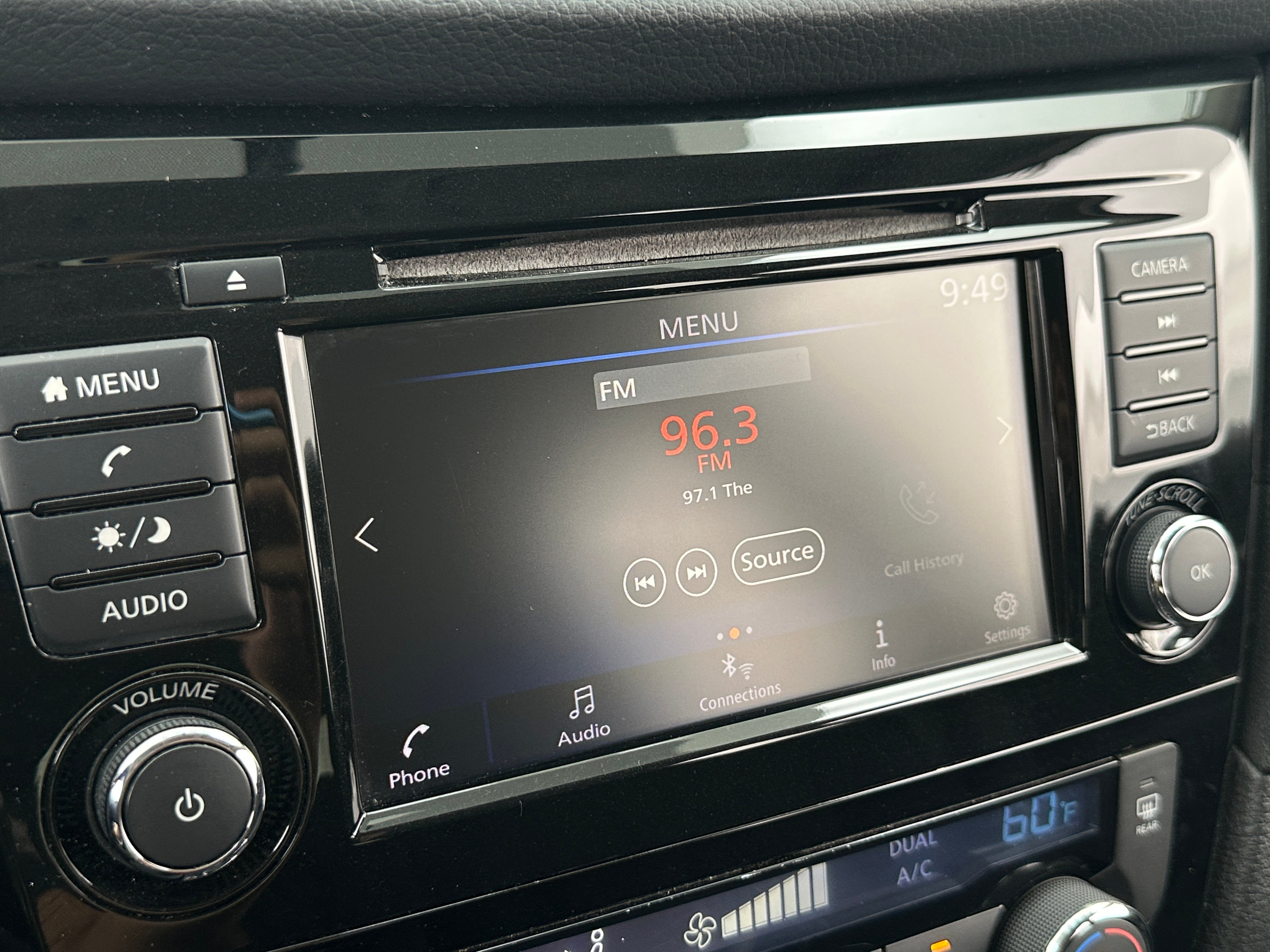 2018 Nissan Rogue SV 4