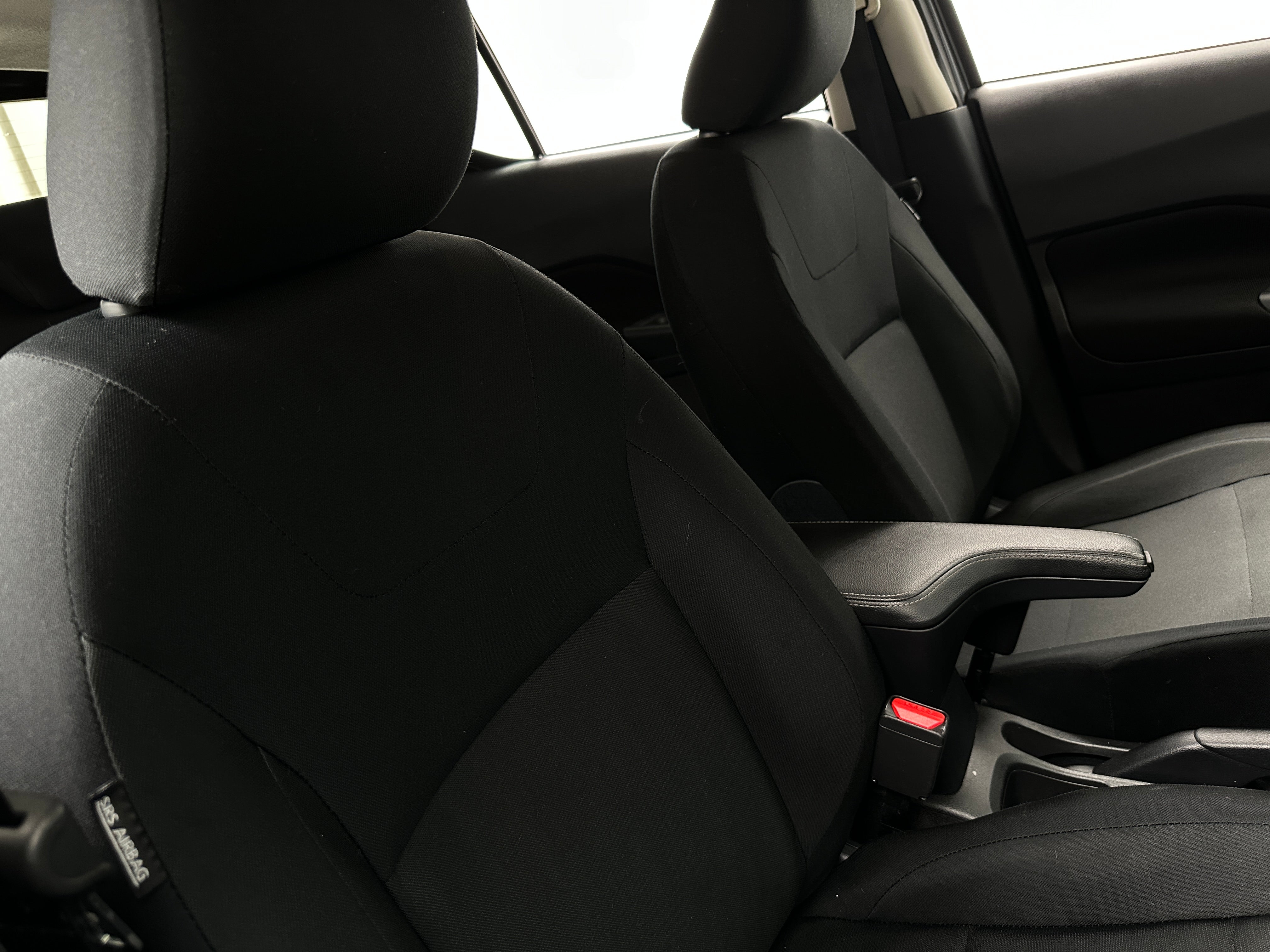 2024 Nissan Kicks S 2