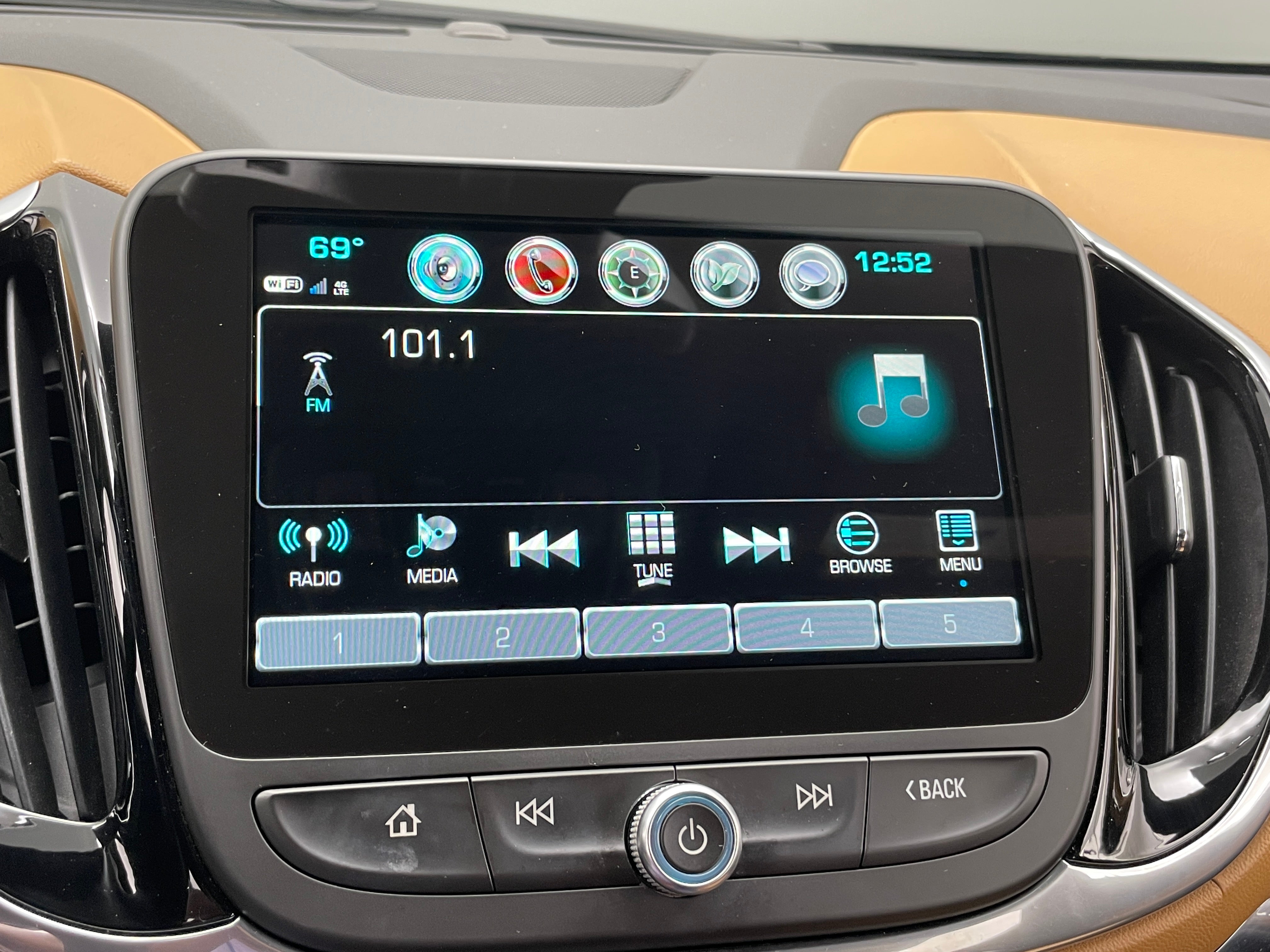 2018 Chevrolet Volt Premier 4