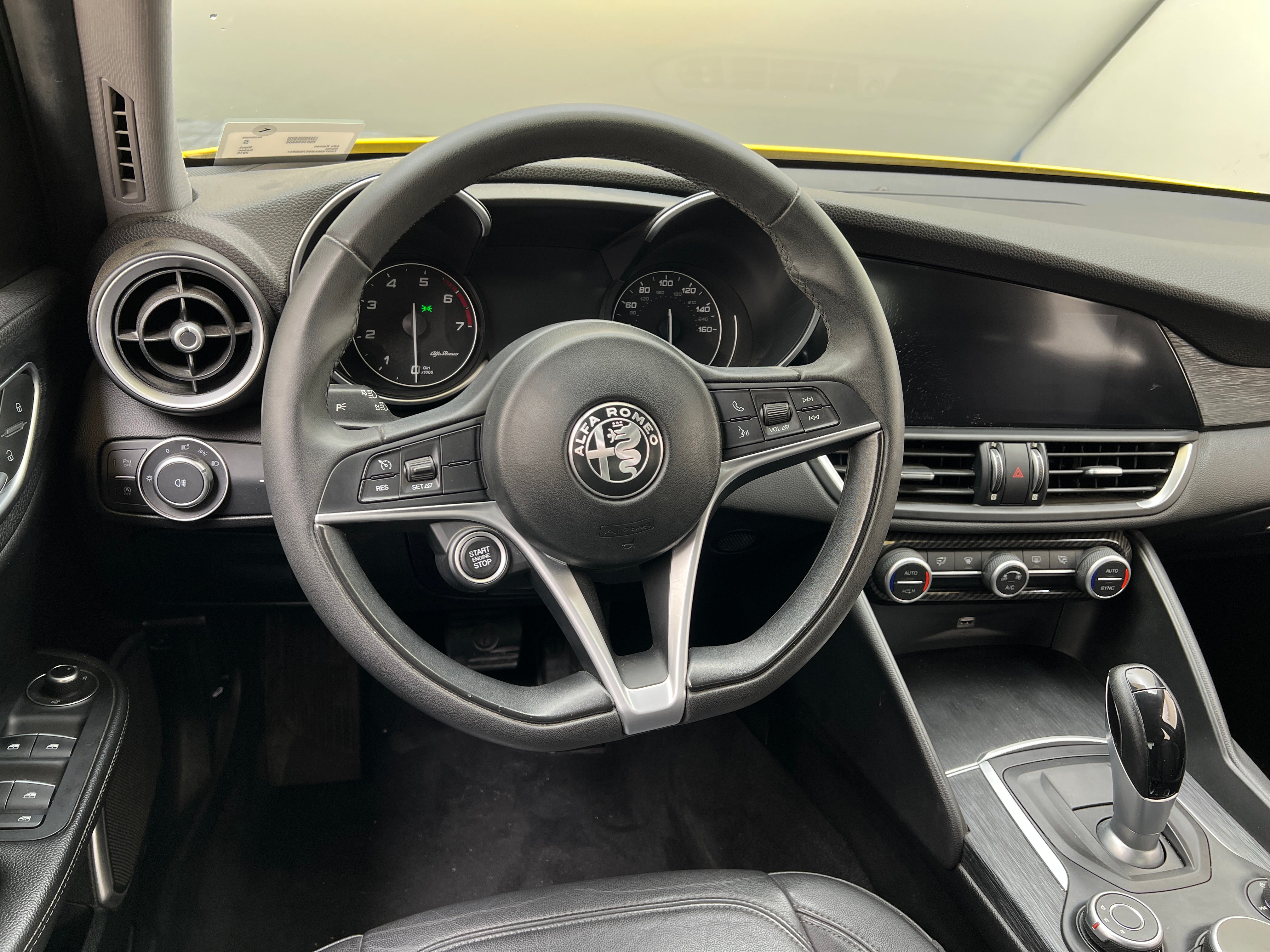 2019 Alfa Romeo Giulia Base 4