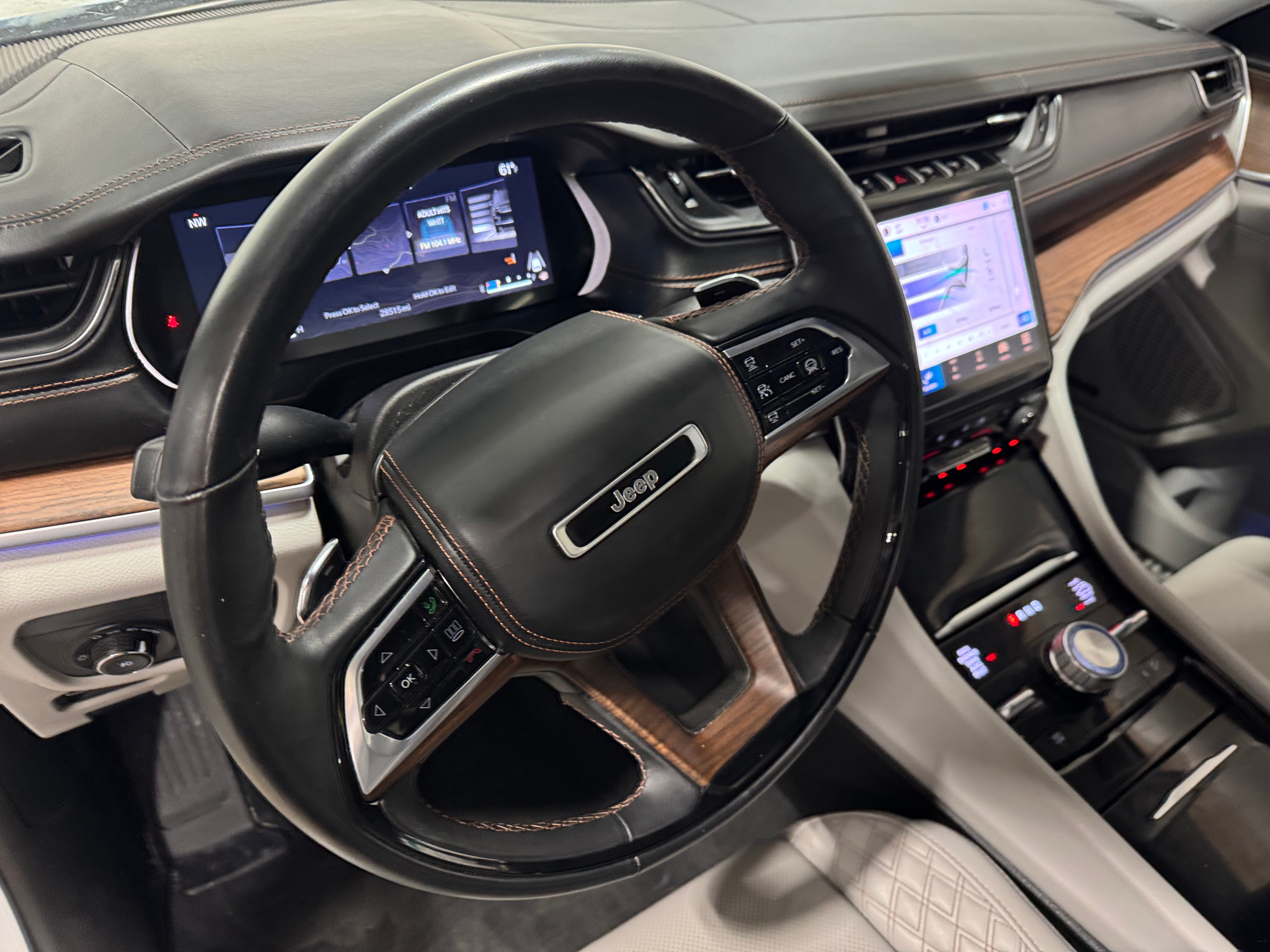 2022 Jeep Grand Cherokee Summit 2