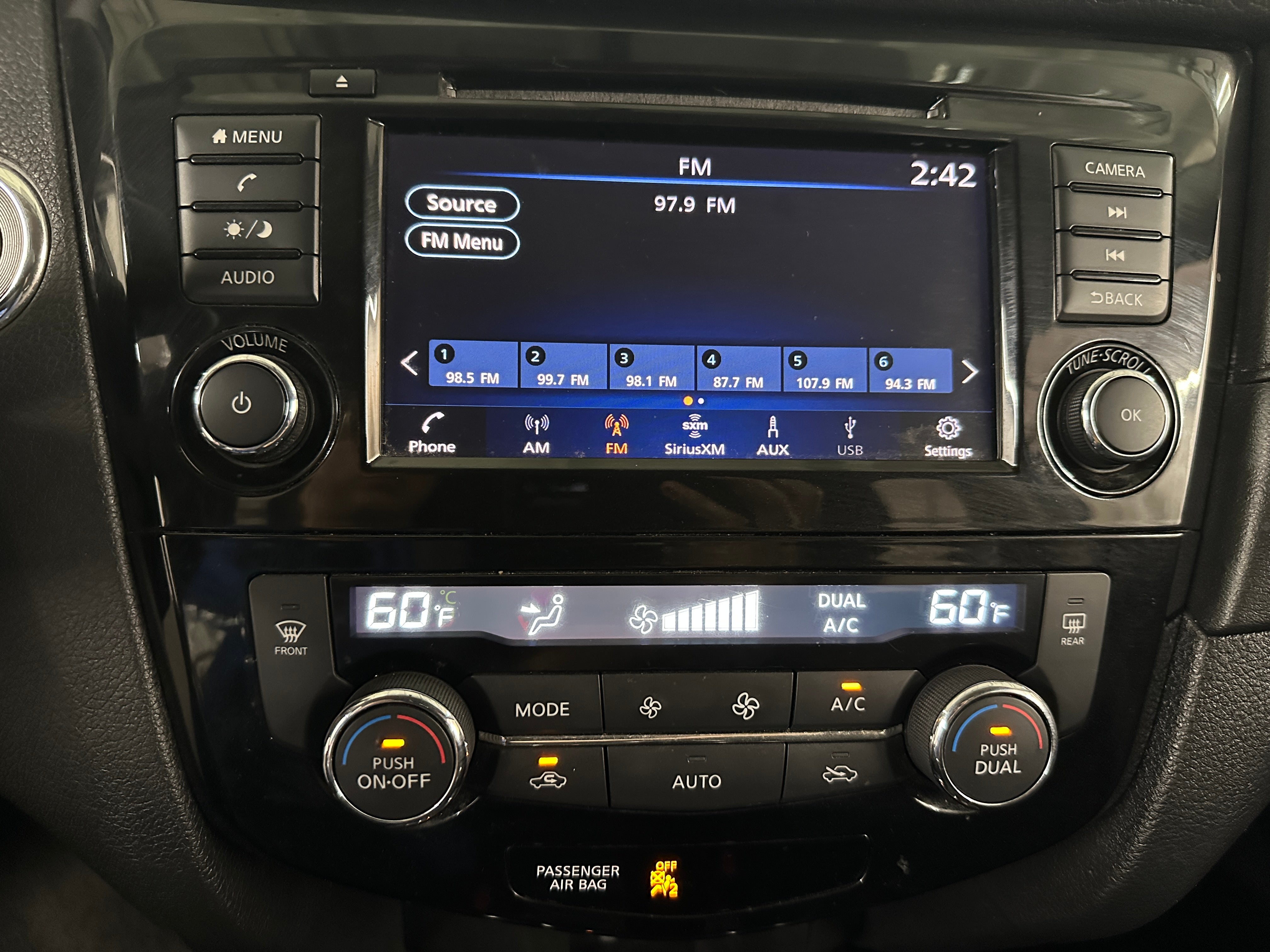2018 Nissan Rogue SV 4