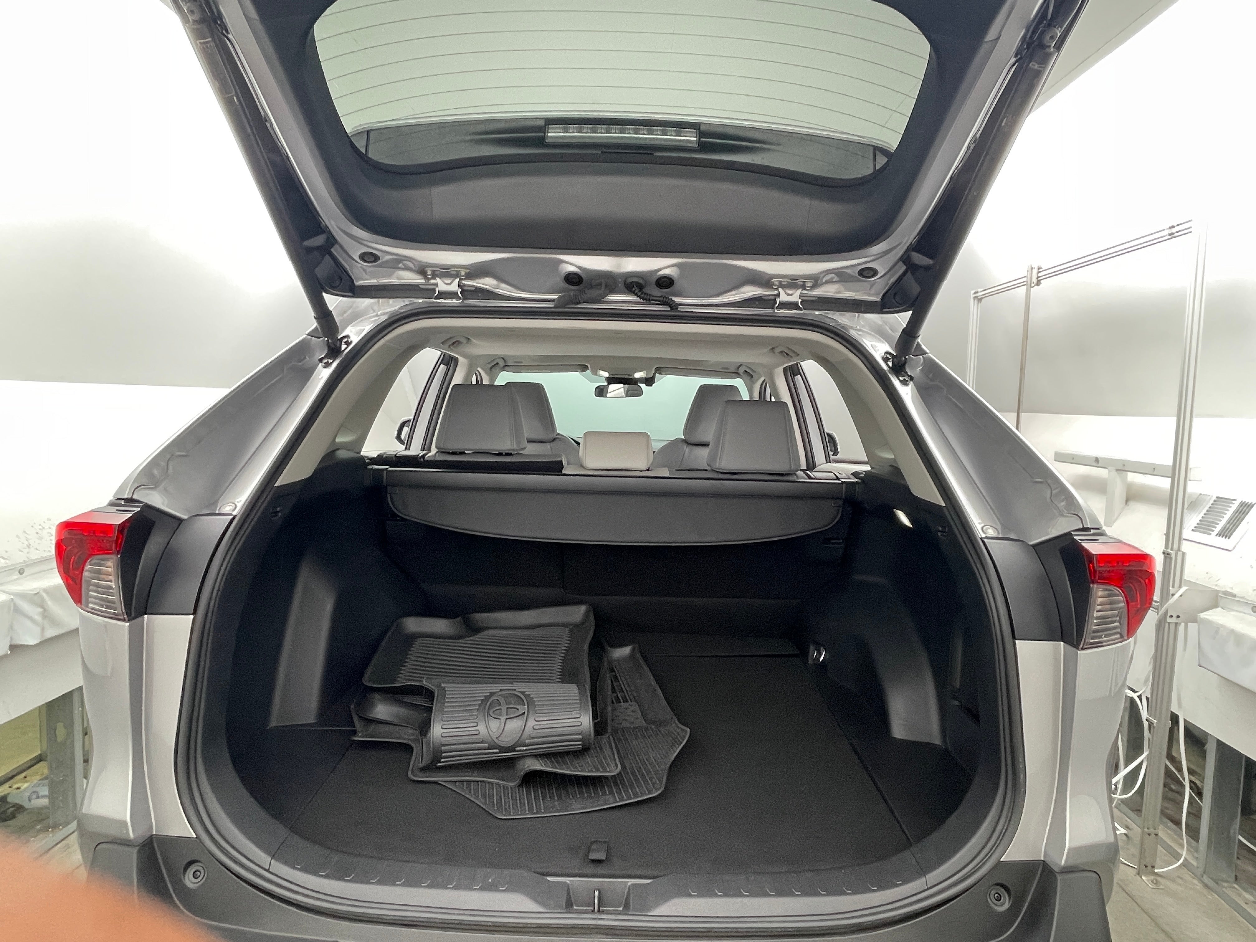 2024 Toyota RAV4 XLE Premium 6