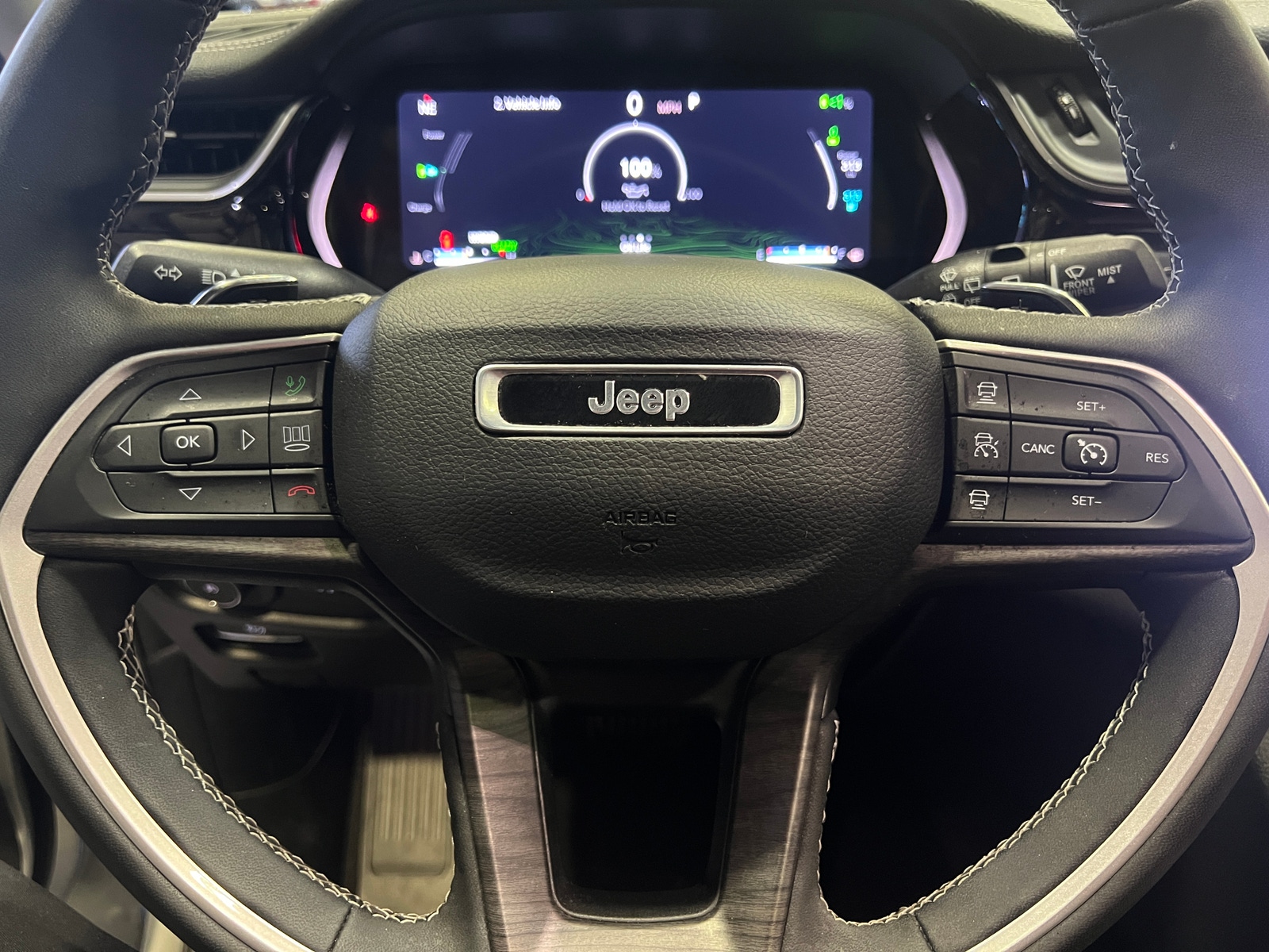 Thumbnail: 2023 Jeep Grand Cherokee - 4