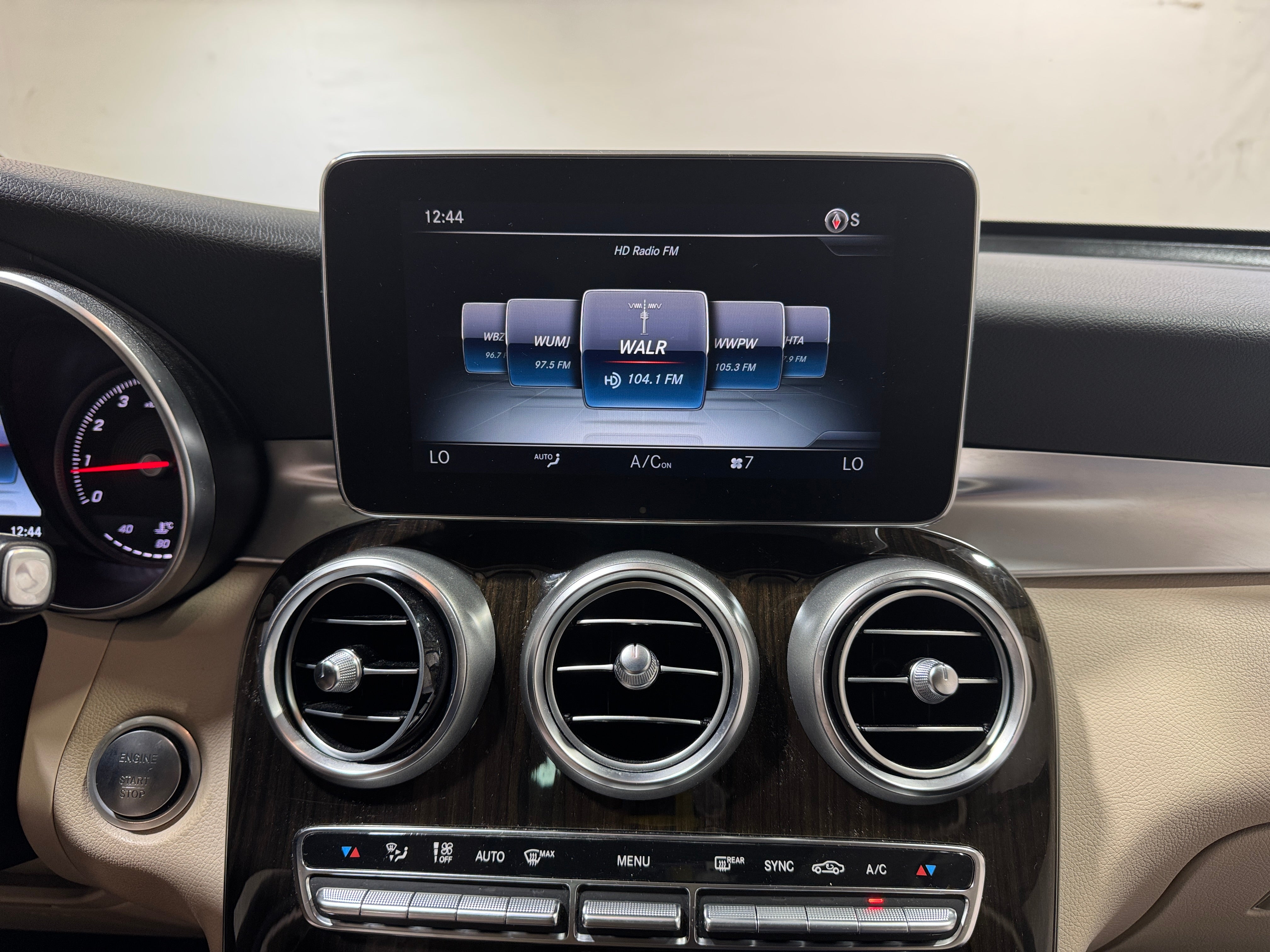 2017 Mercedes-Benz GLC 300 3