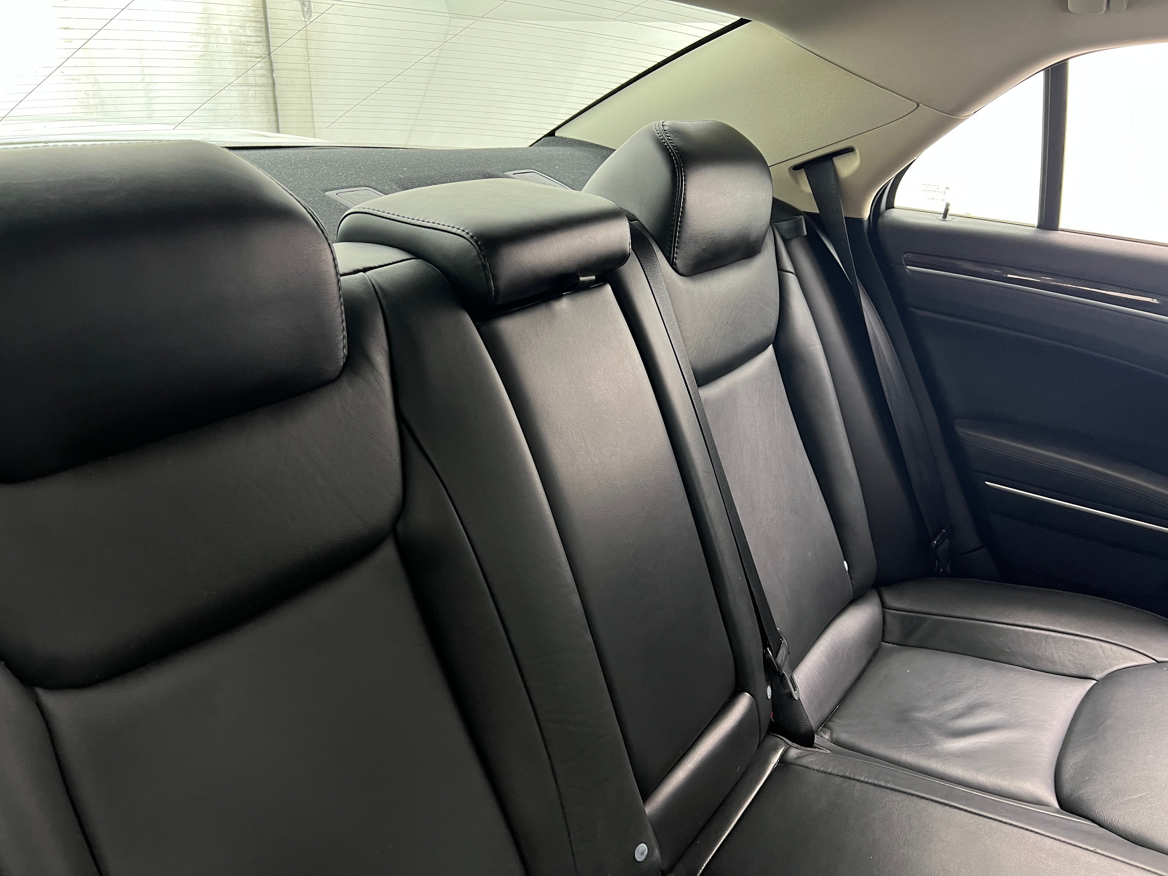 2015 Chrysler 300 Limited Edition 5