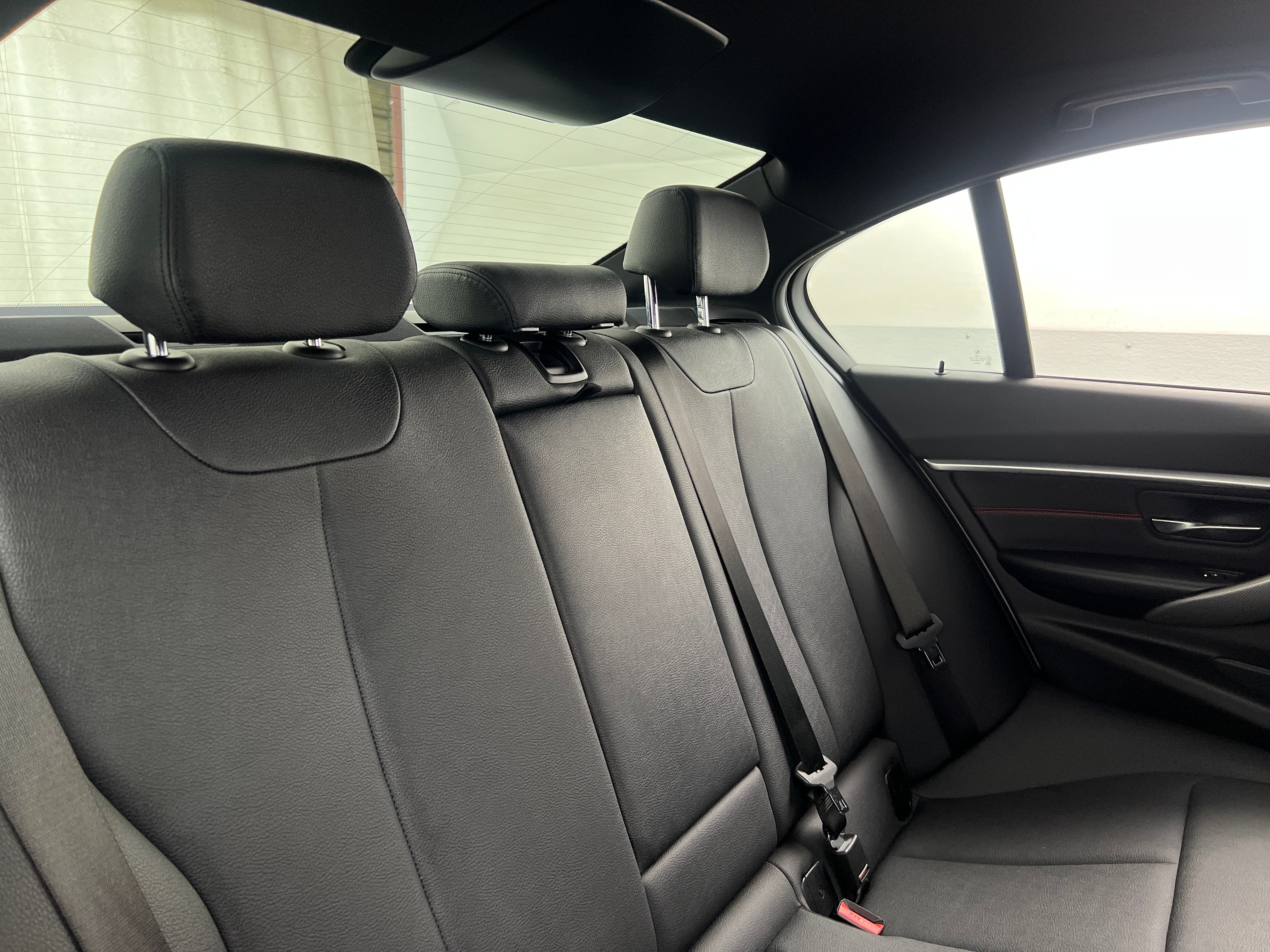 2018 BMW 3 Series 330i 5