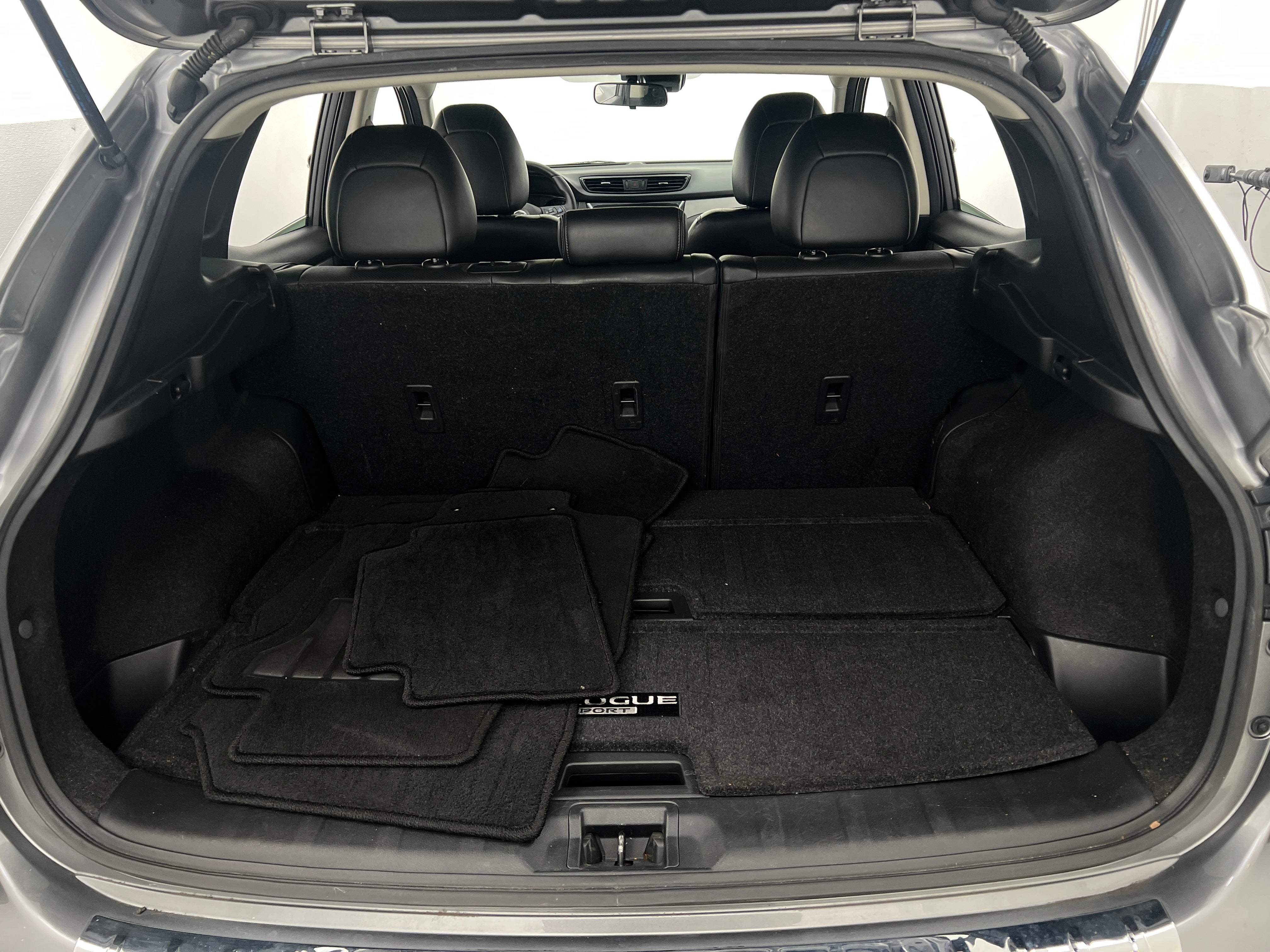 2020 Nissan Rogue Sport SL 6