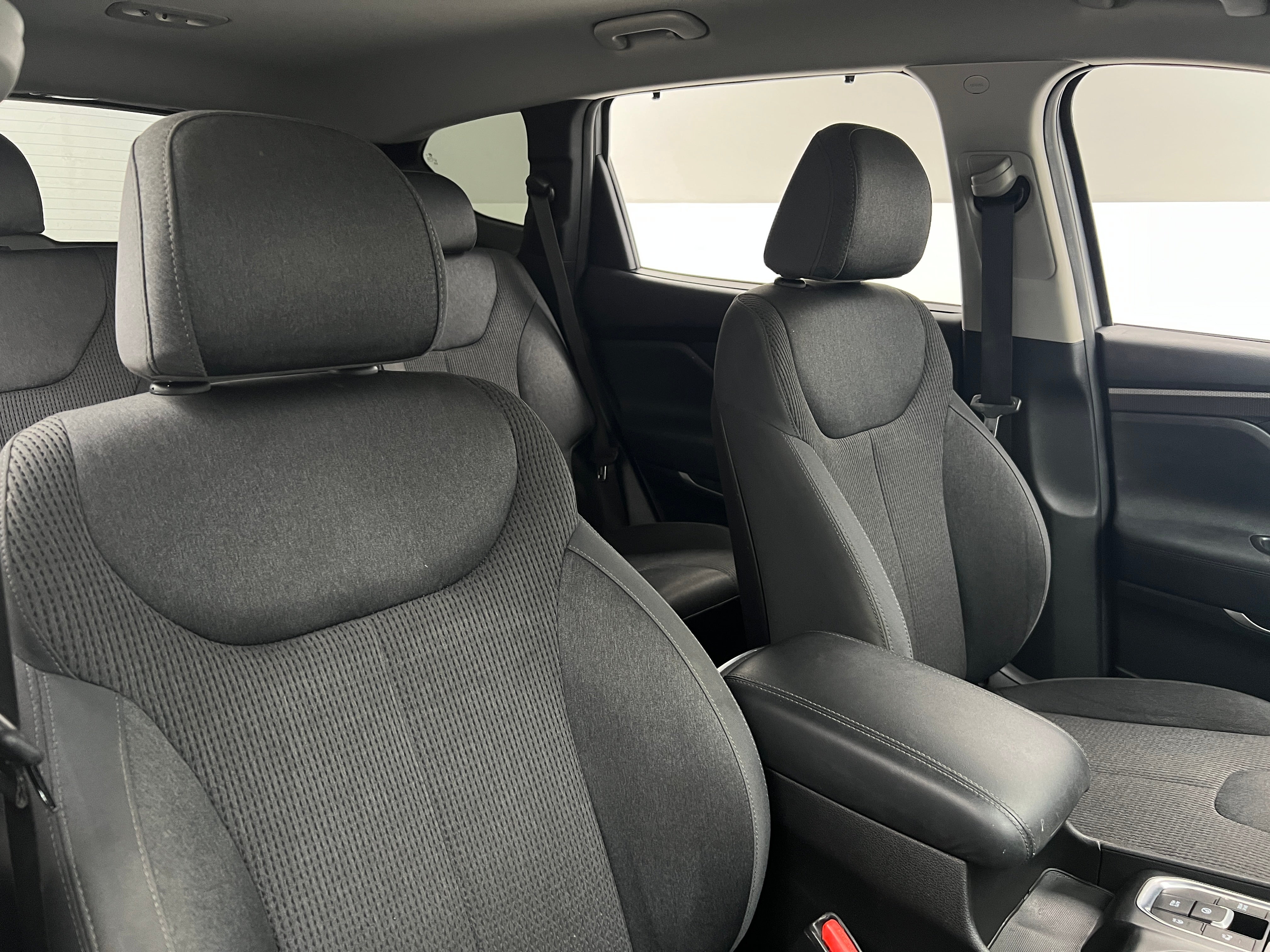 2019 Hyundai Santa Fe SEL 2