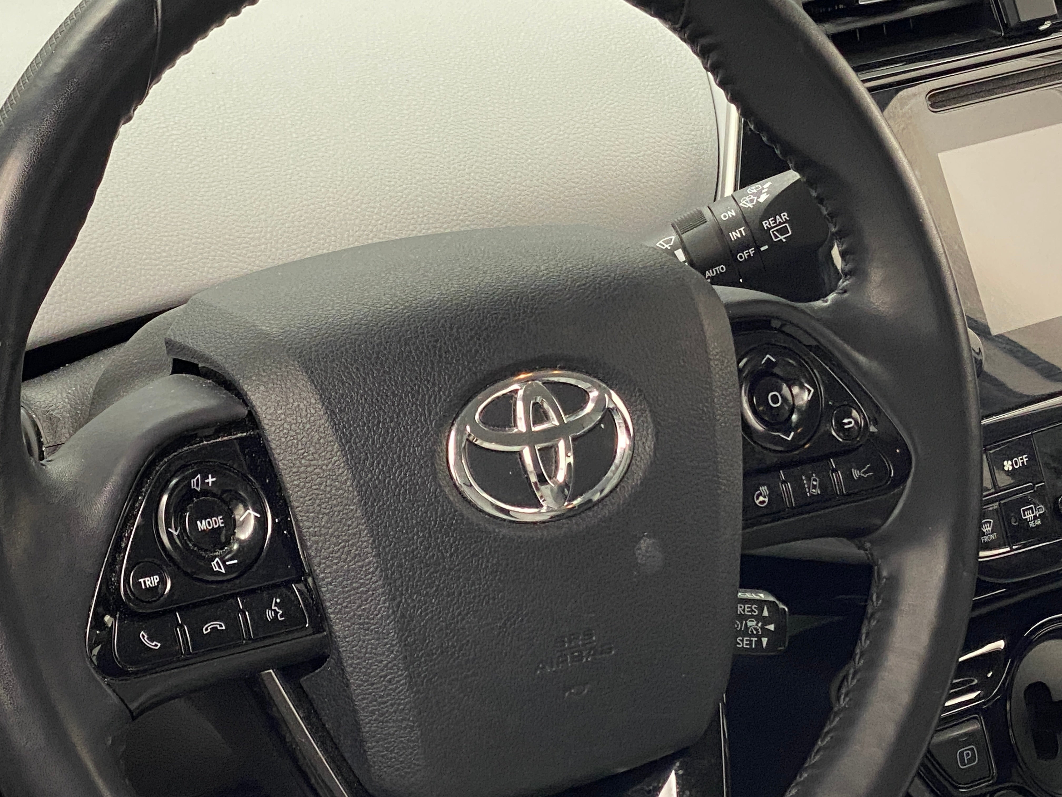 2019 Toyota Prius XLE 4
