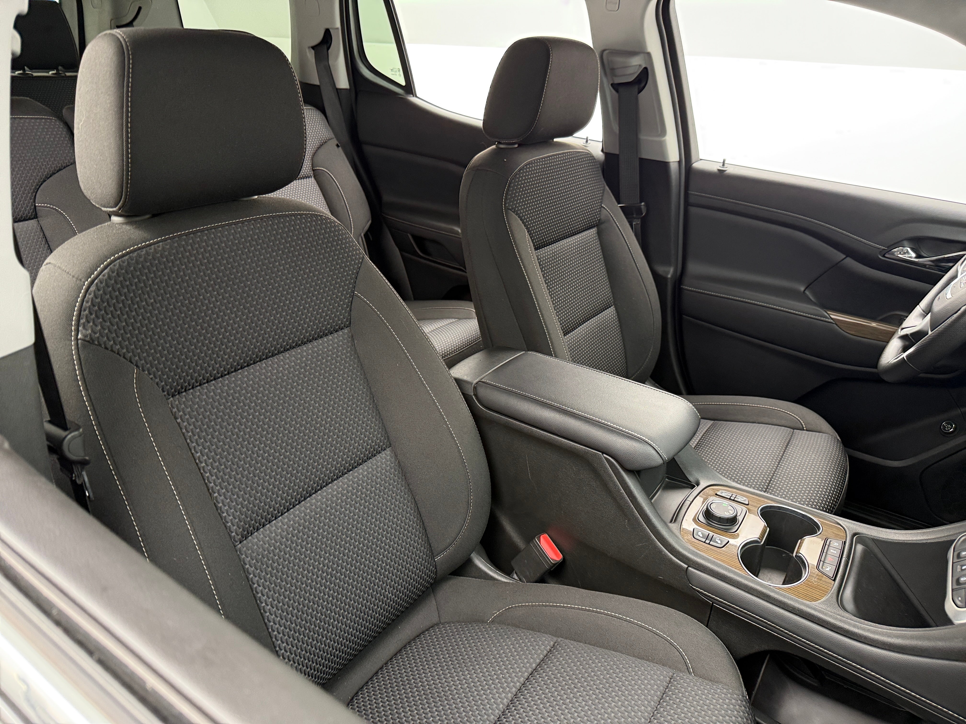 2023 GMC Acadia SLE 2