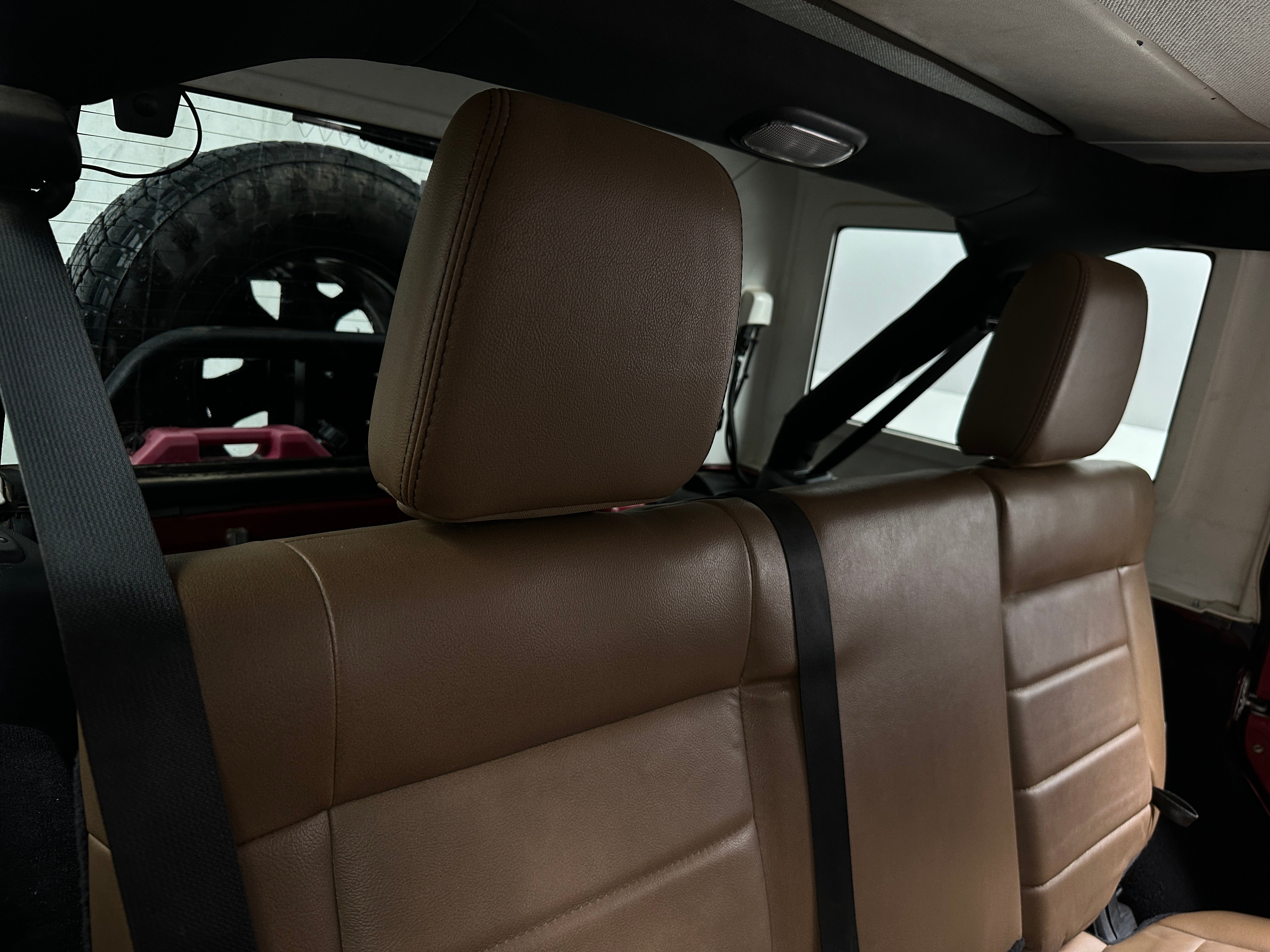 2012 Jeep Wrangler Unlimited Sahara 5