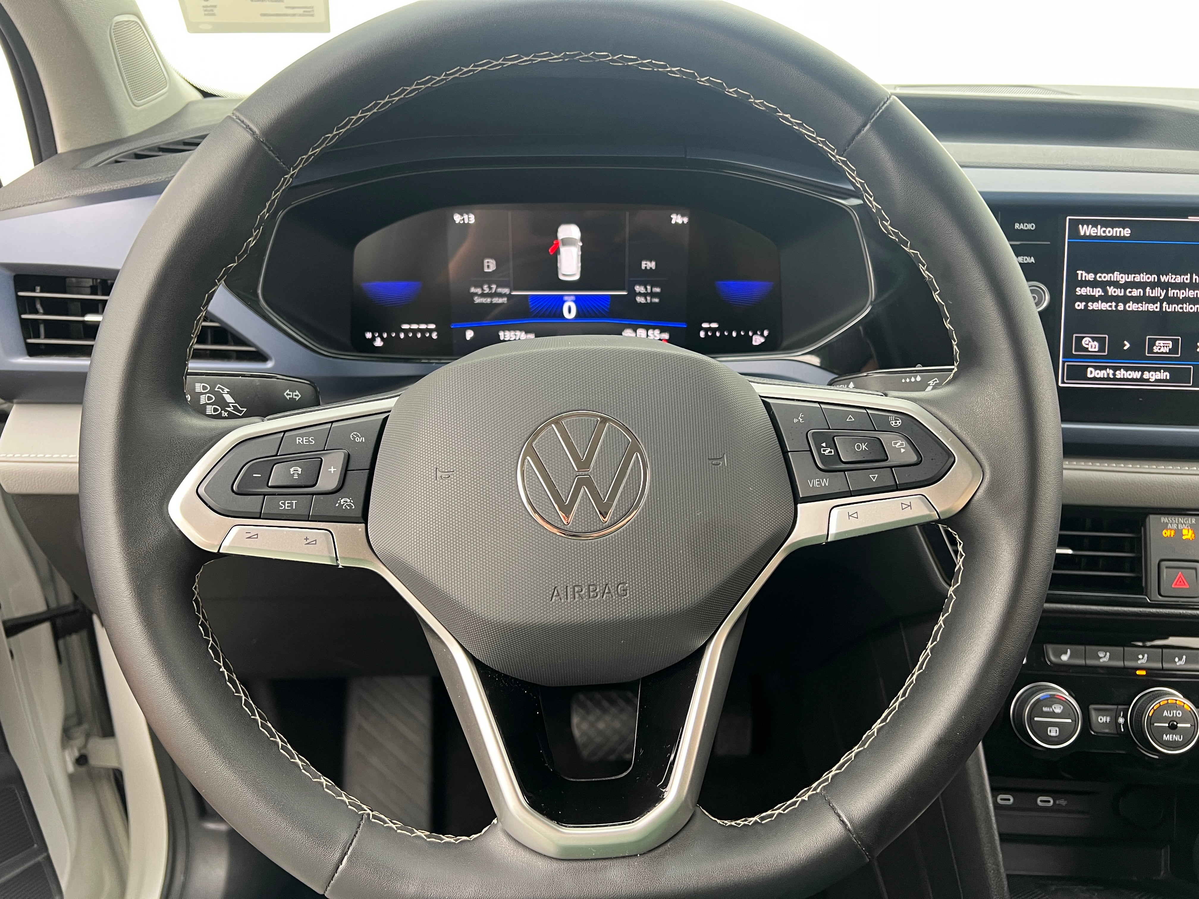 2024 Volkswagen Taos SE 4