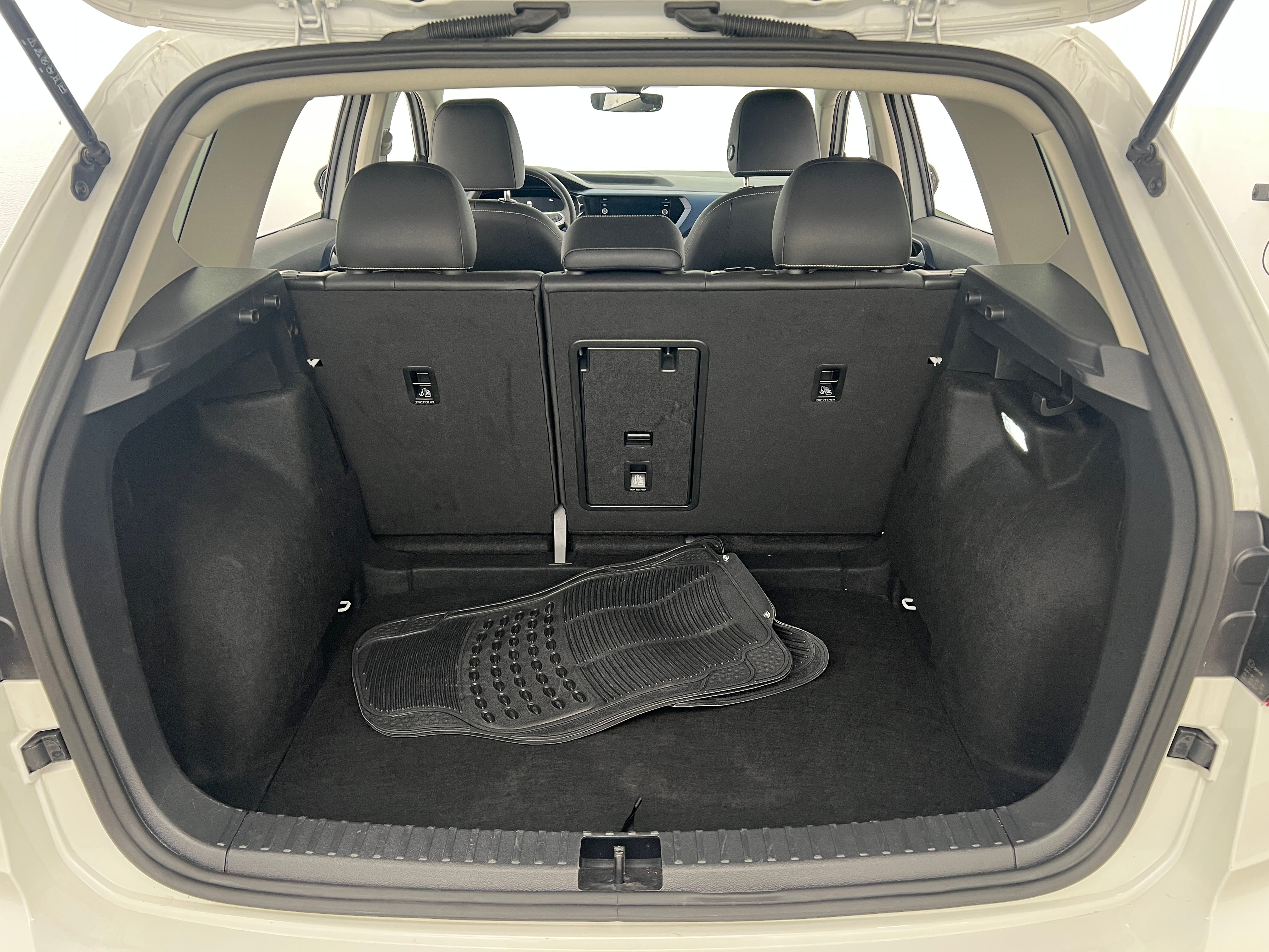 2024 Volkswagen Taos SE 6