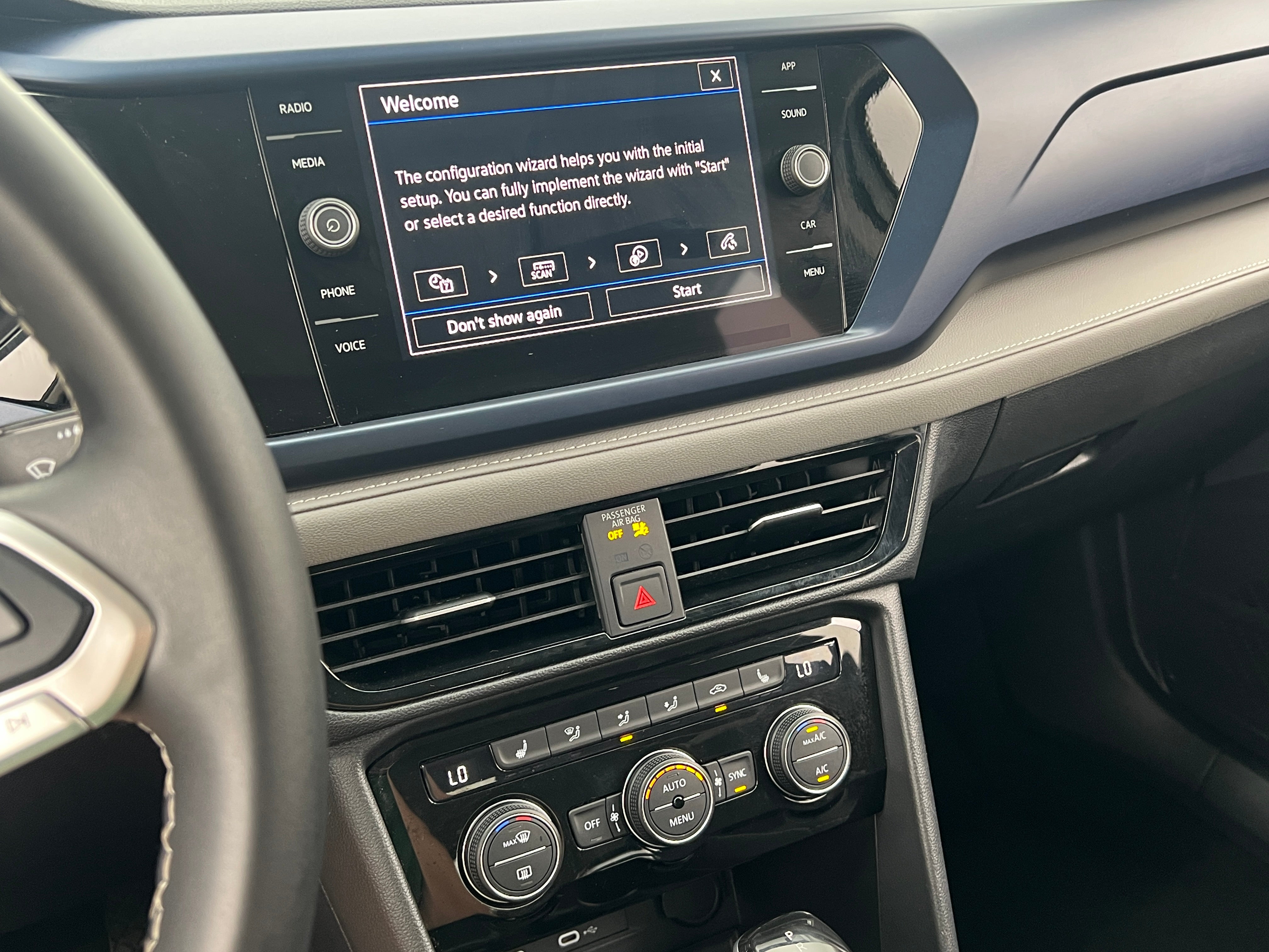 2024 Volkswagen Taos SE 3