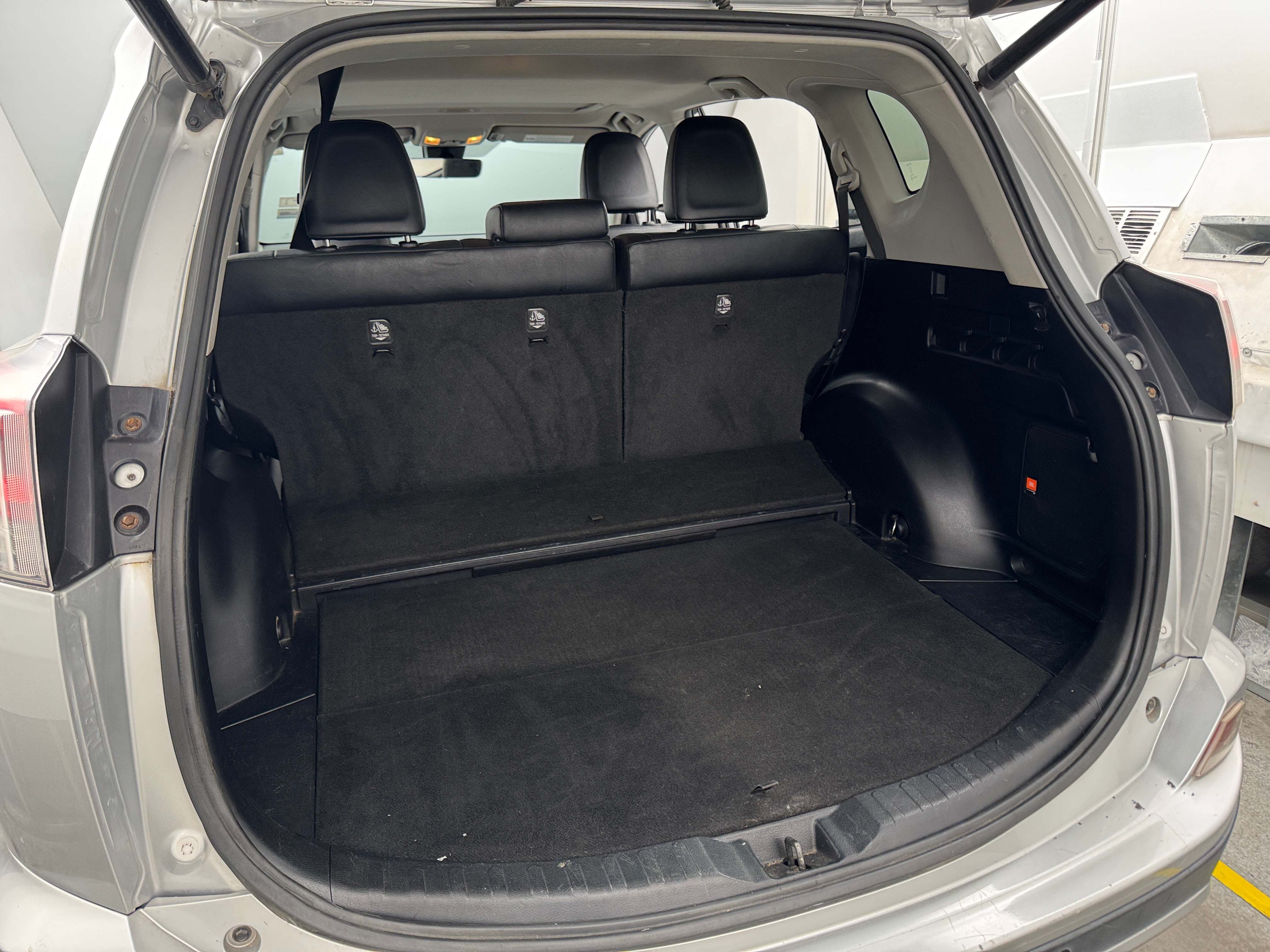 2016 Toyota RAV4 Limited 6