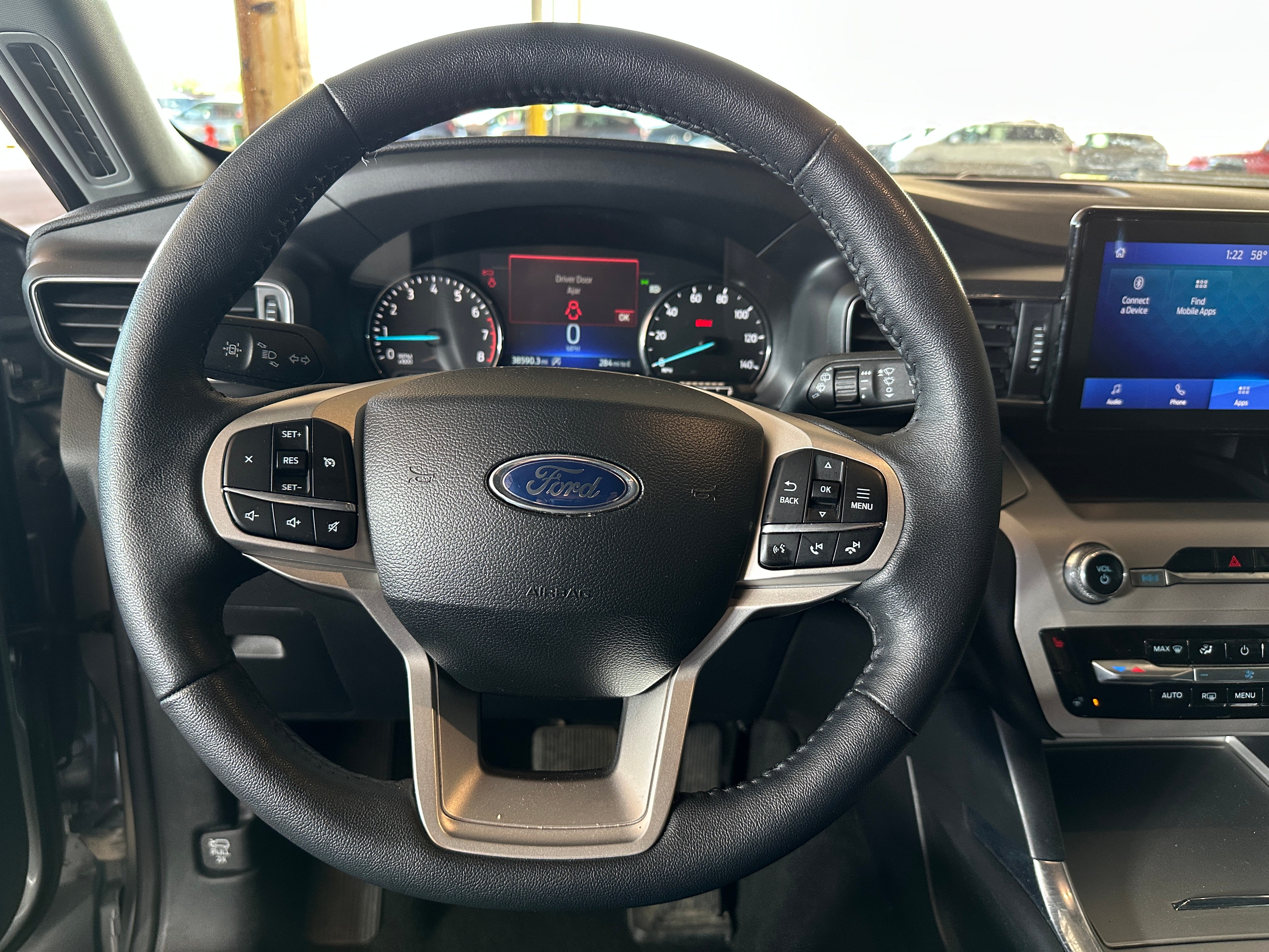 2024 Ford Explorer XLT 4