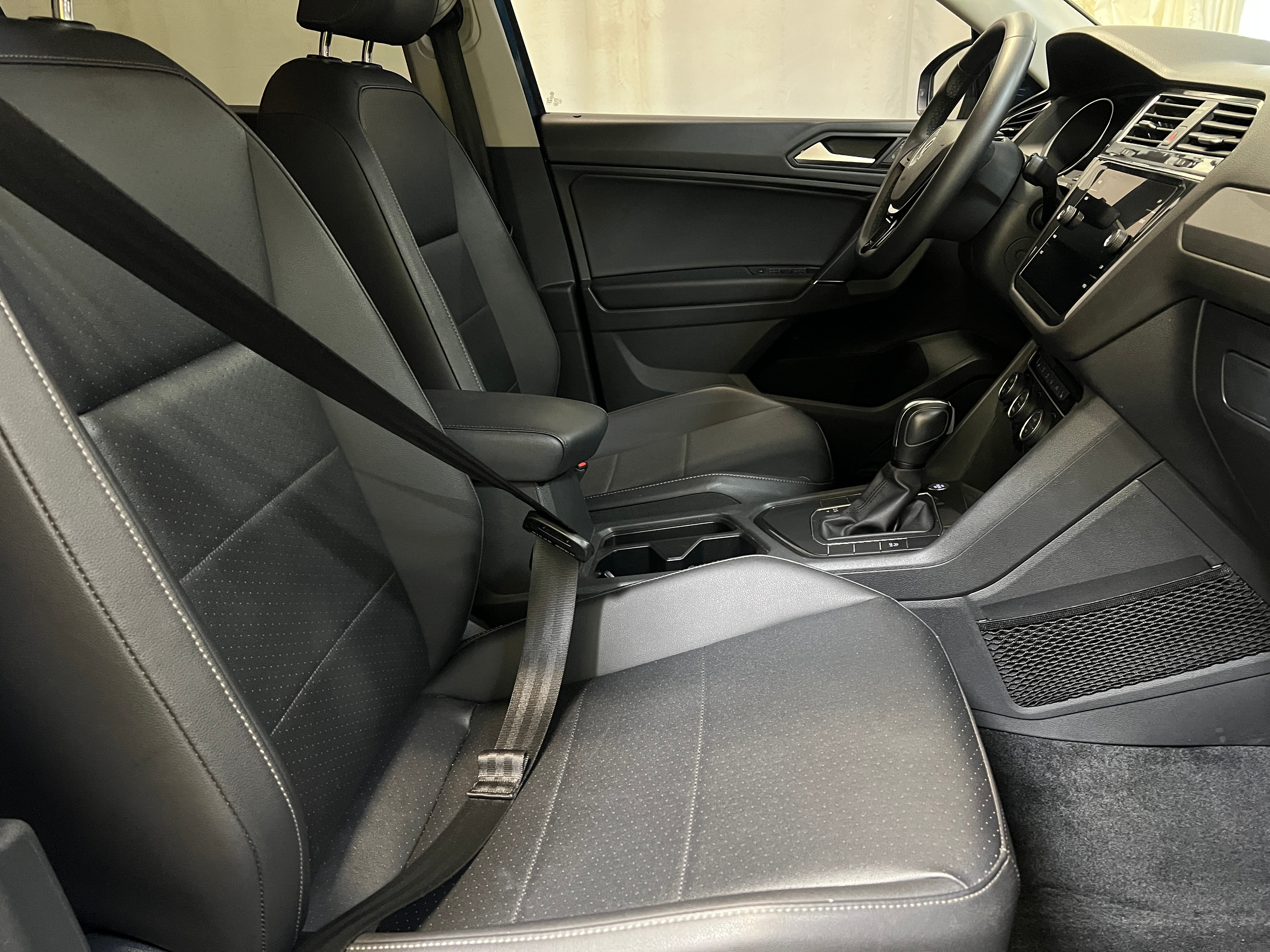 2020 Volkswagen Tiguan SE 2