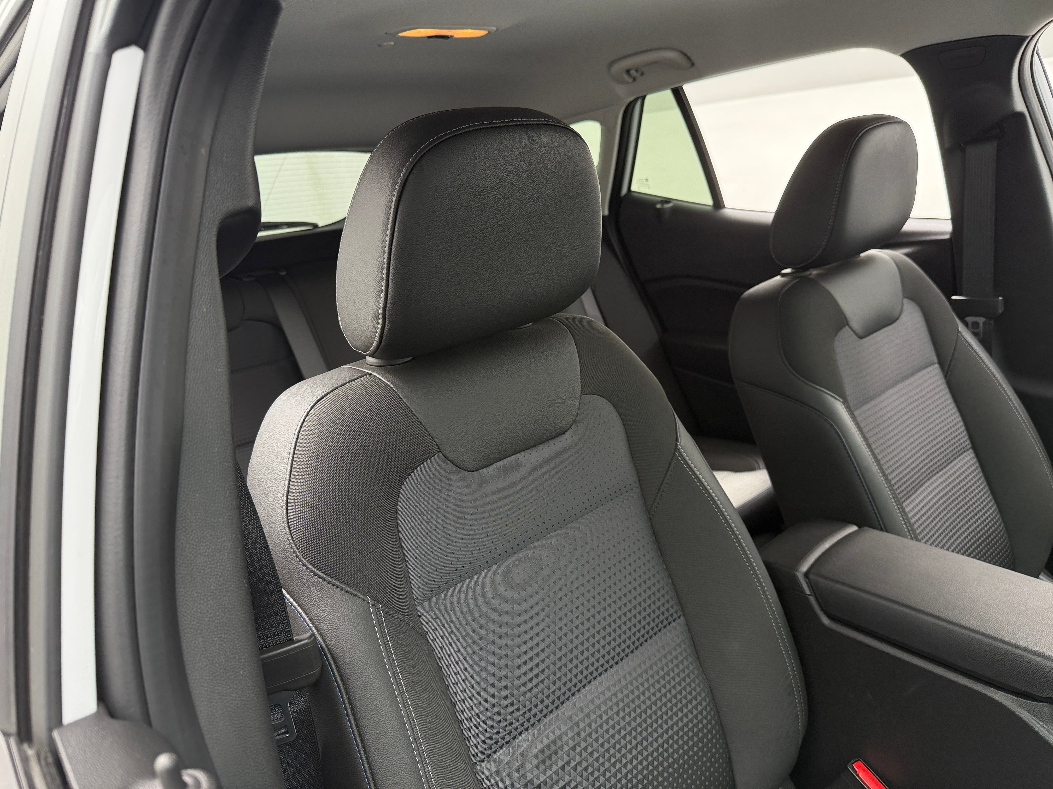 2025 Chevrolet Trax LT 2