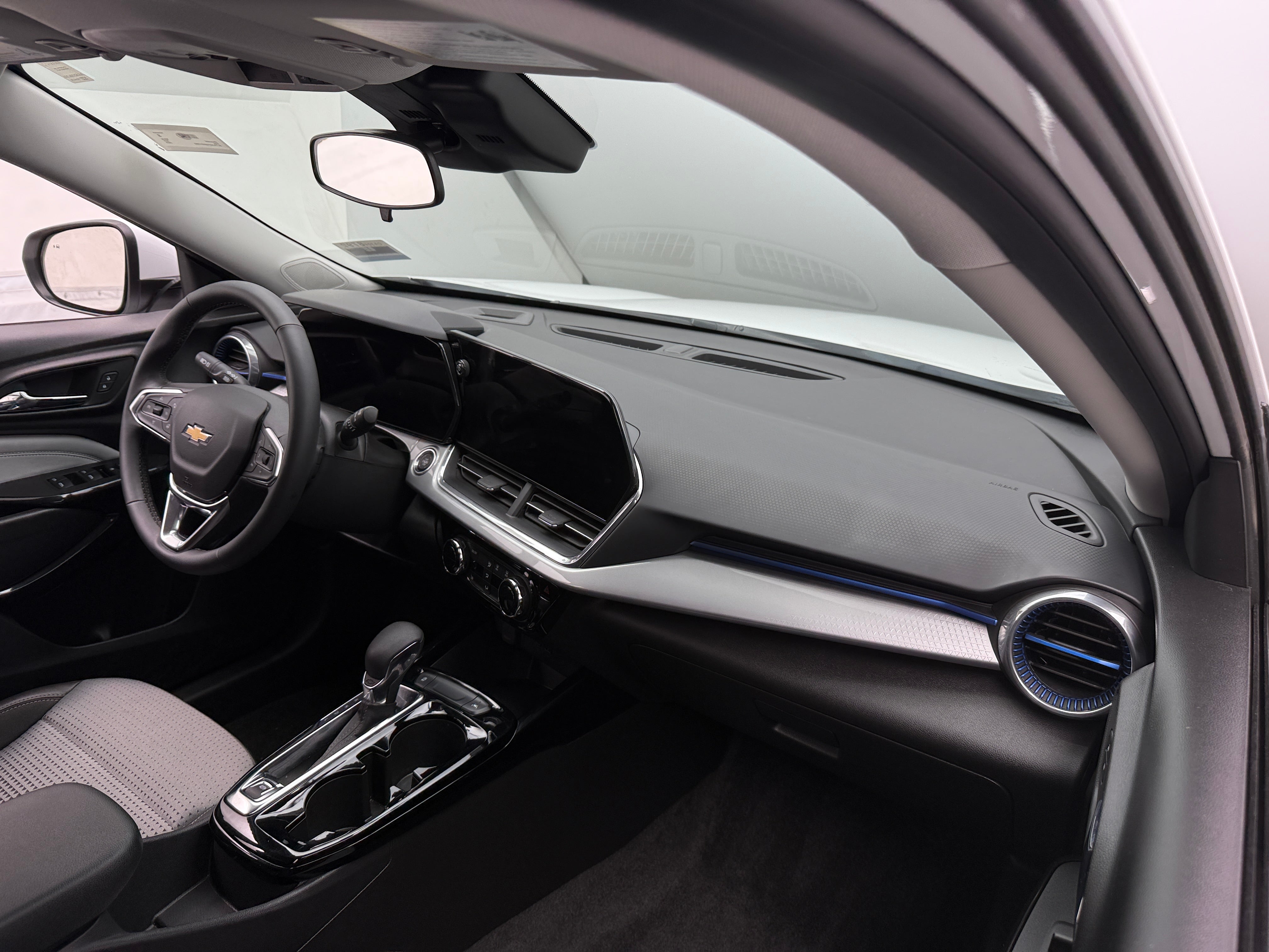 2025 Chevrolet Trax LT 3