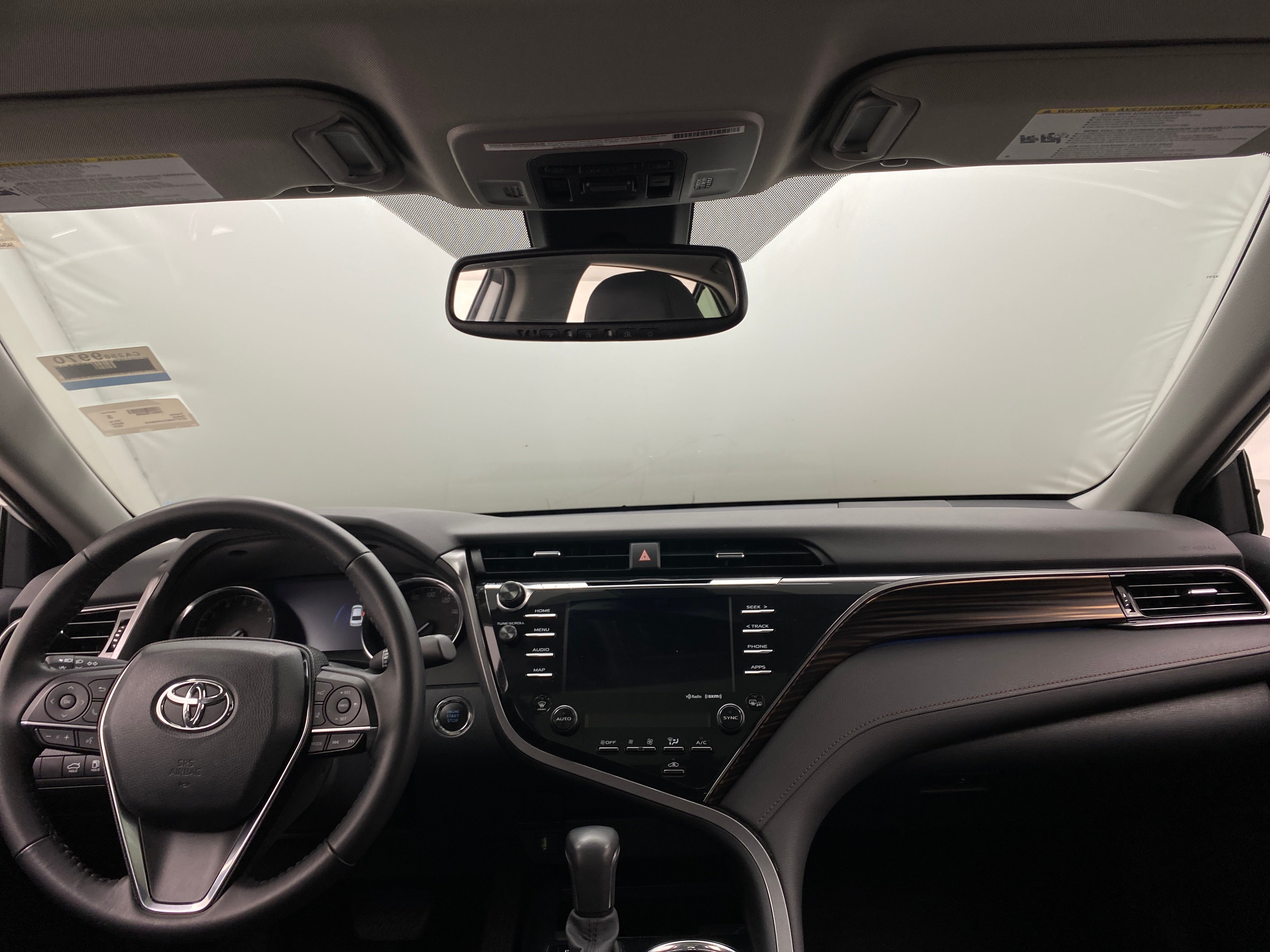 2020 Toyota Camry XLE 2
