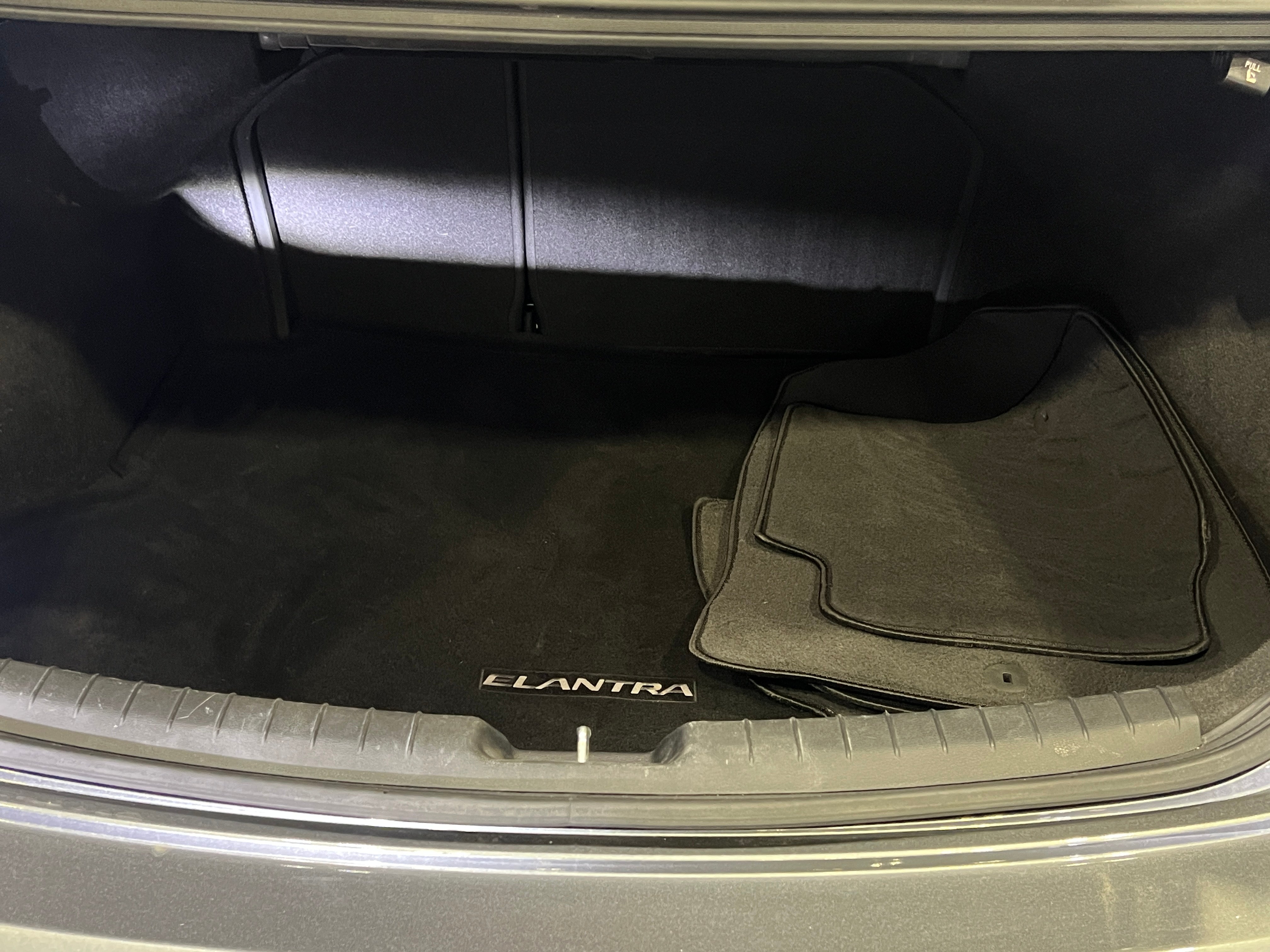 2017 Hyundai Elantra SE 7