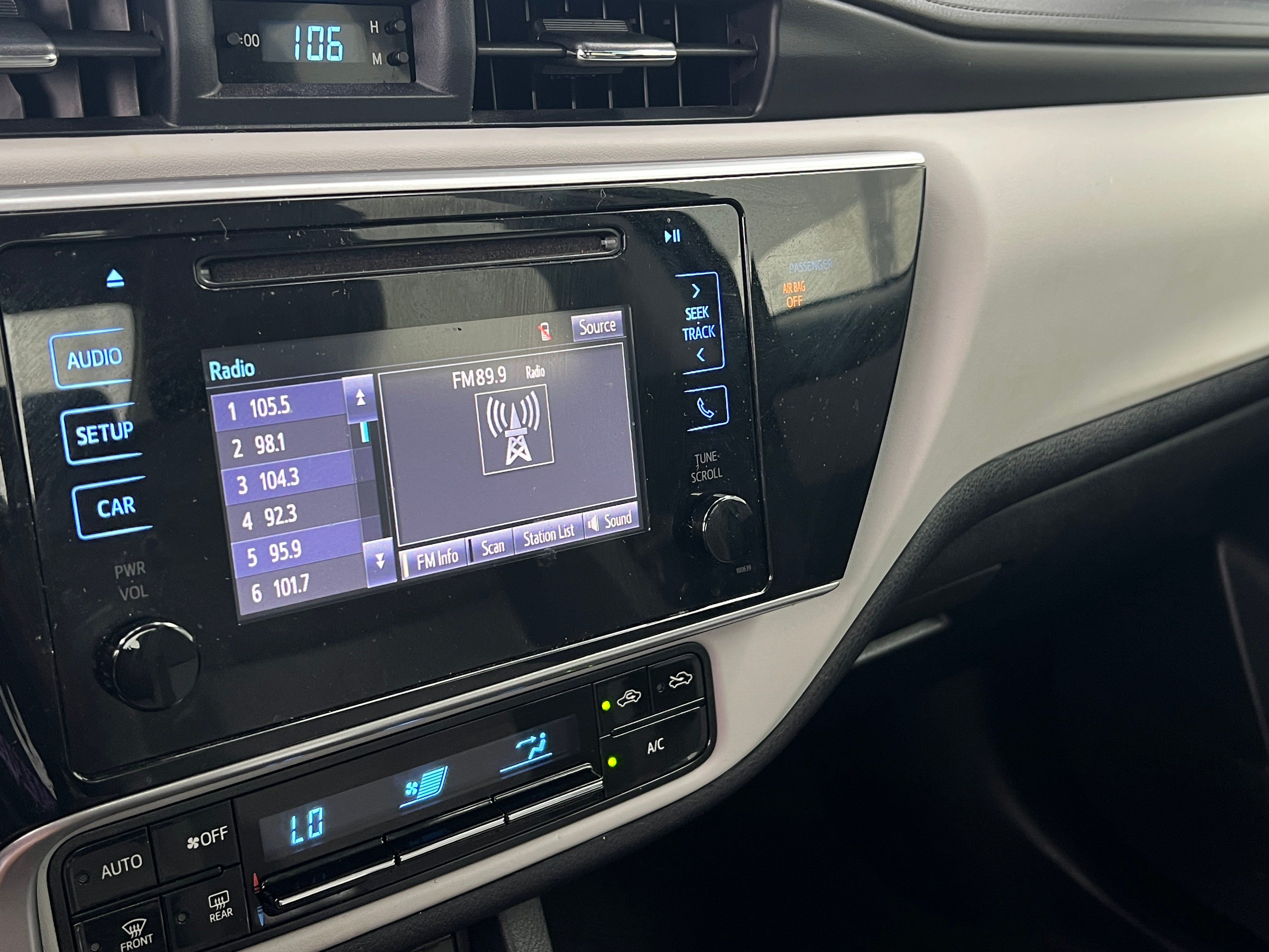 2018 Toyota Corolla LE 4