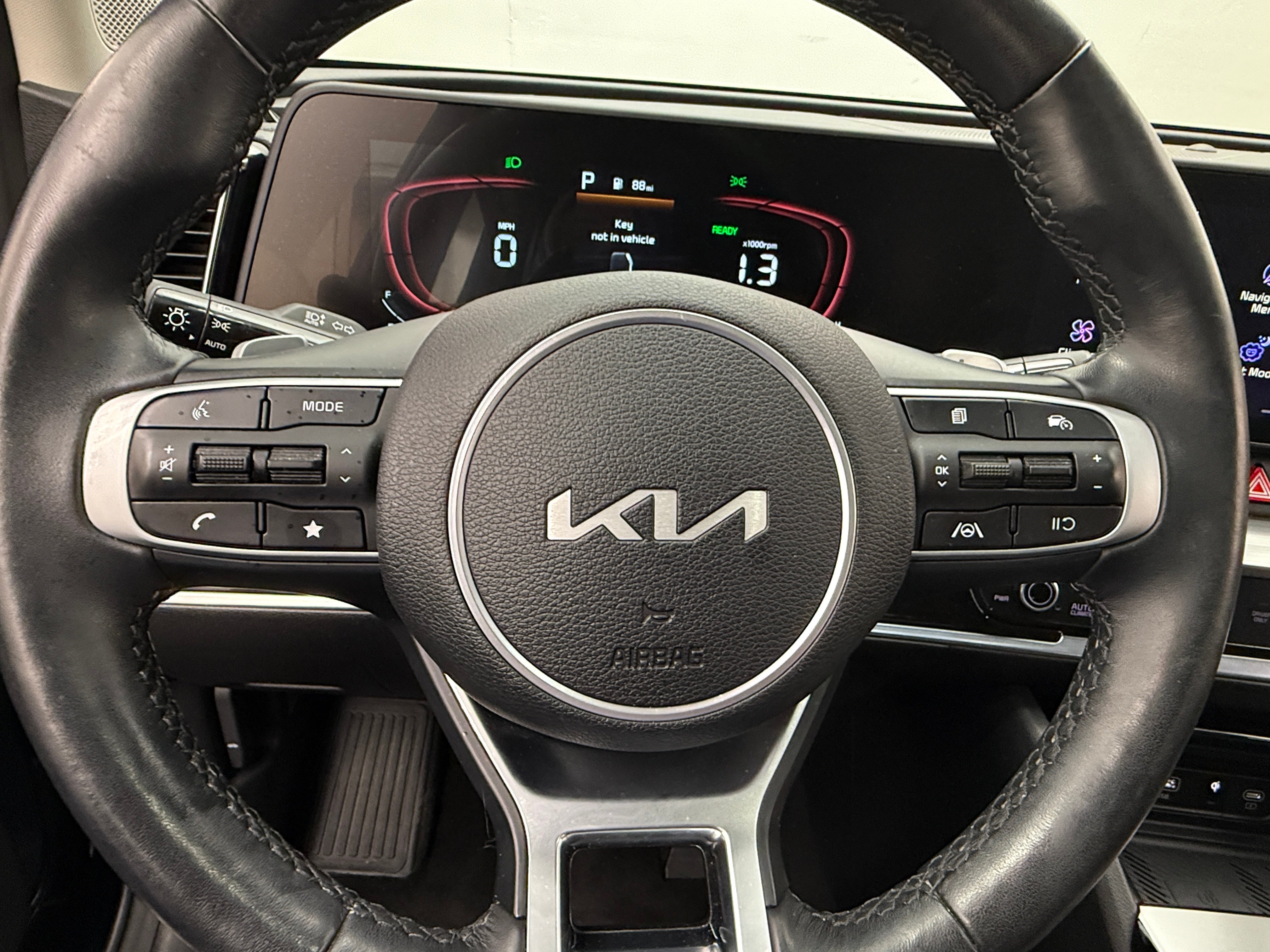 2023 Kia Sportage EX 4