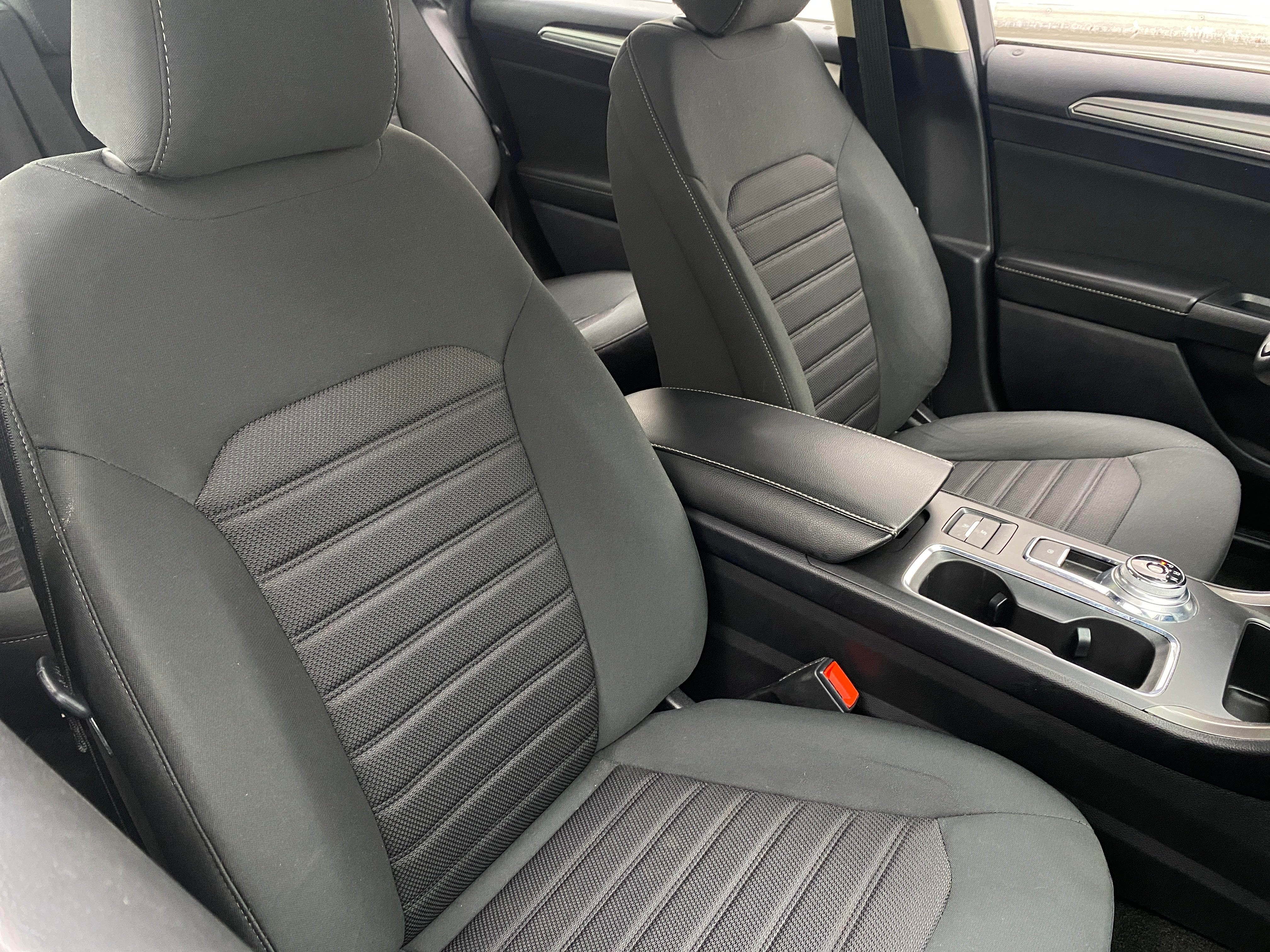 2020 Ford Fusion SE 2