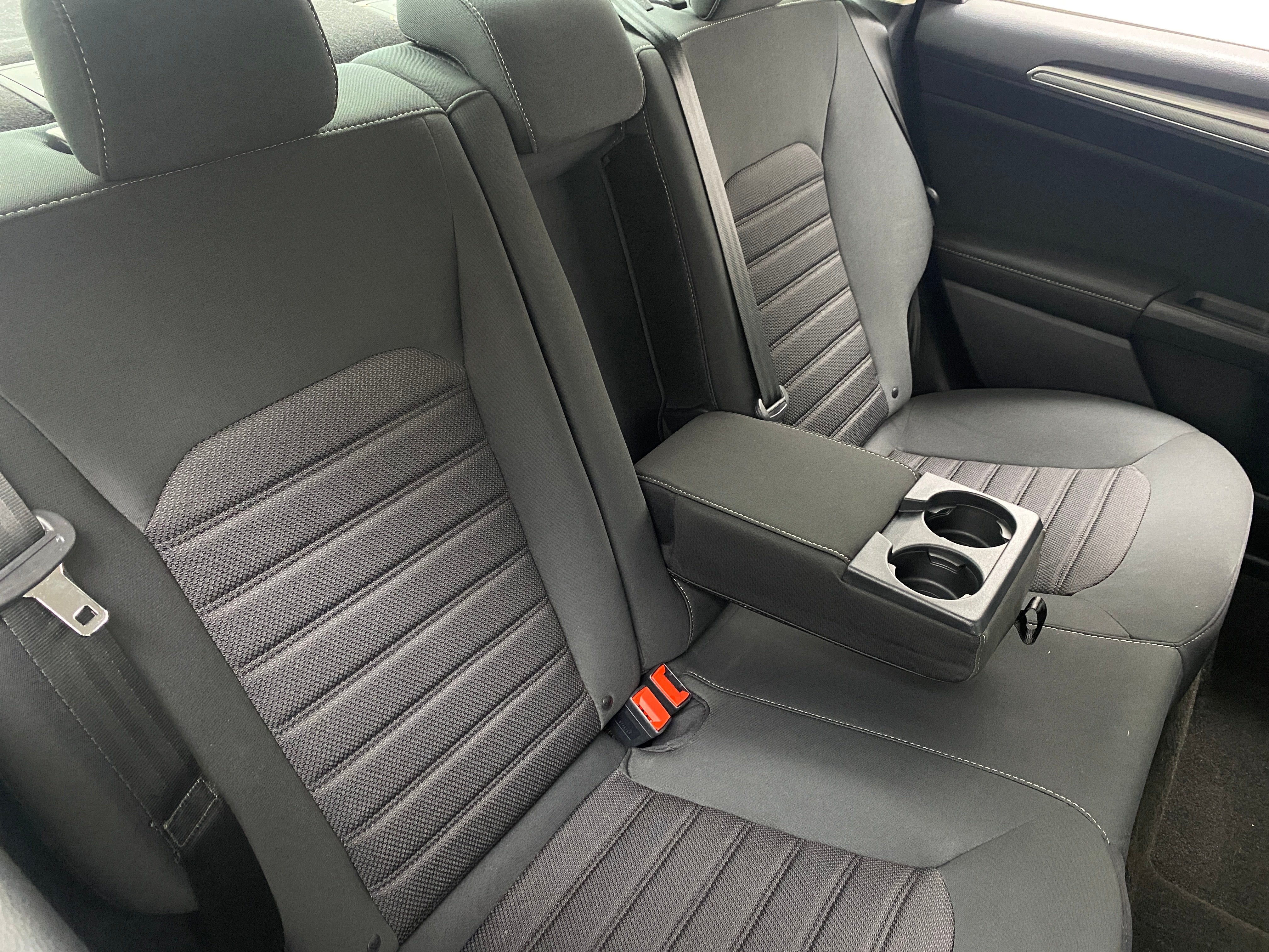 2020 Ford Fusion SE 6