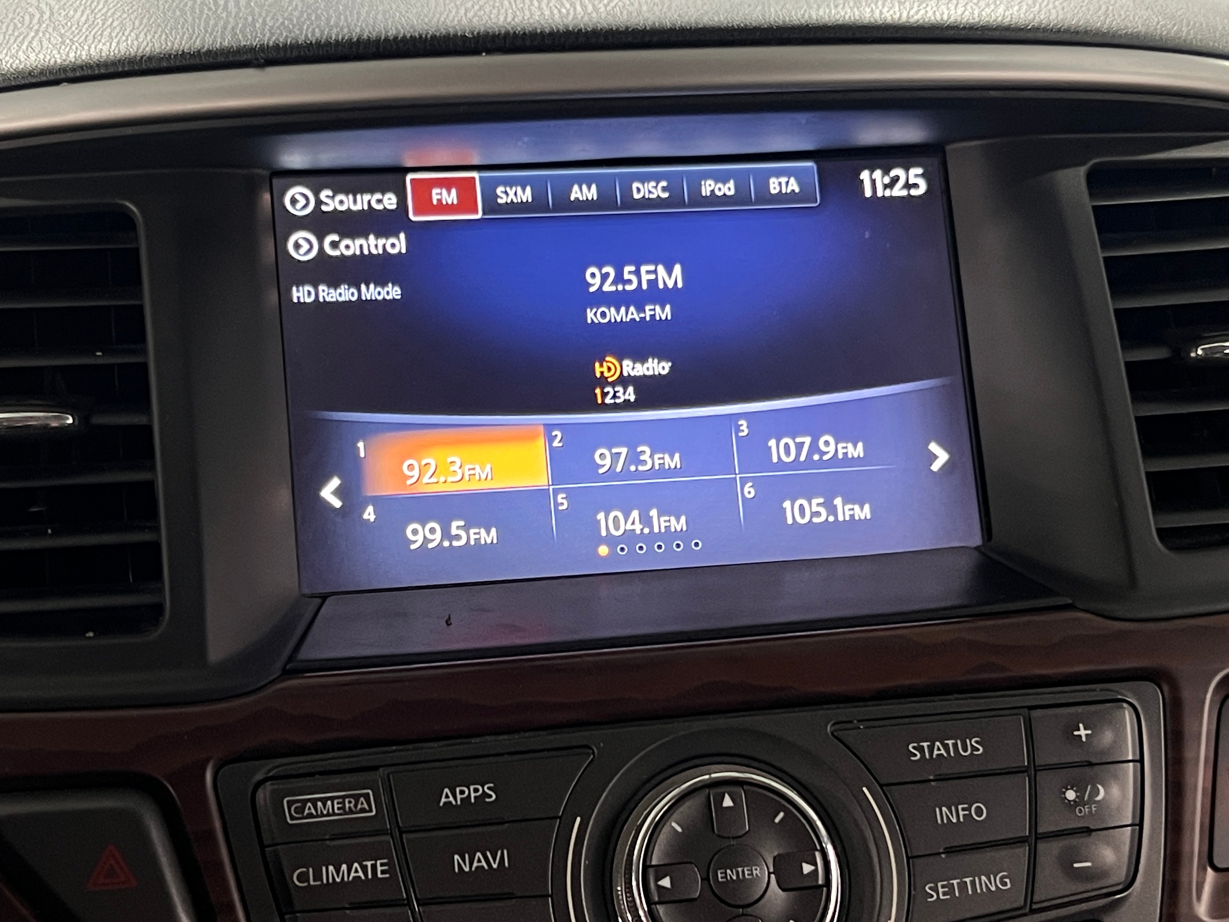 2017 Nissan Pathfinder Platinum 3