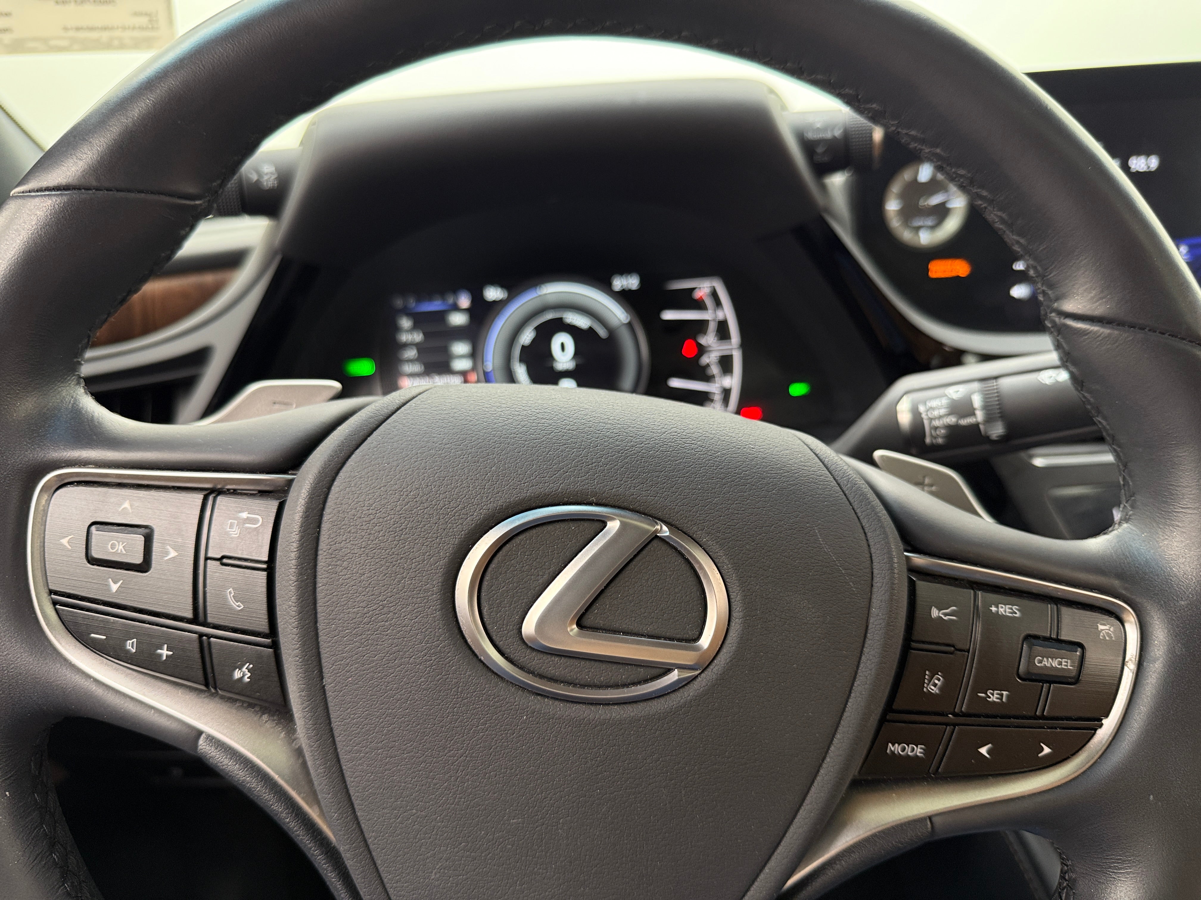 2022 Lexus ES Hybrid 300h 4