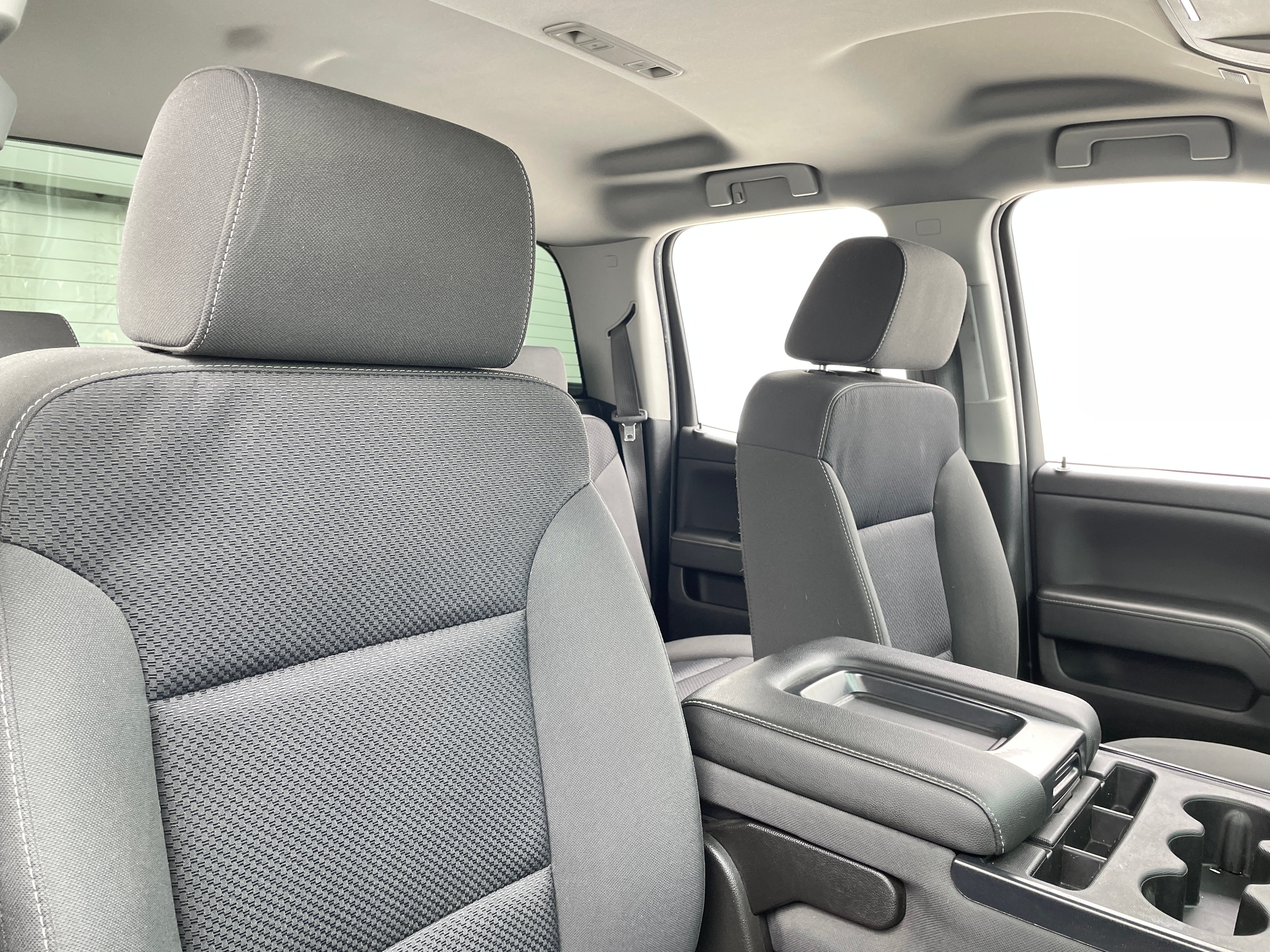 2018 Chevrolet Silverado 1500 LT 2