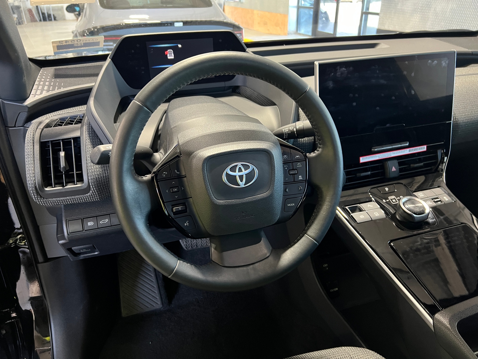 Thumbnail: 2024 Toyota bZ4X - 4