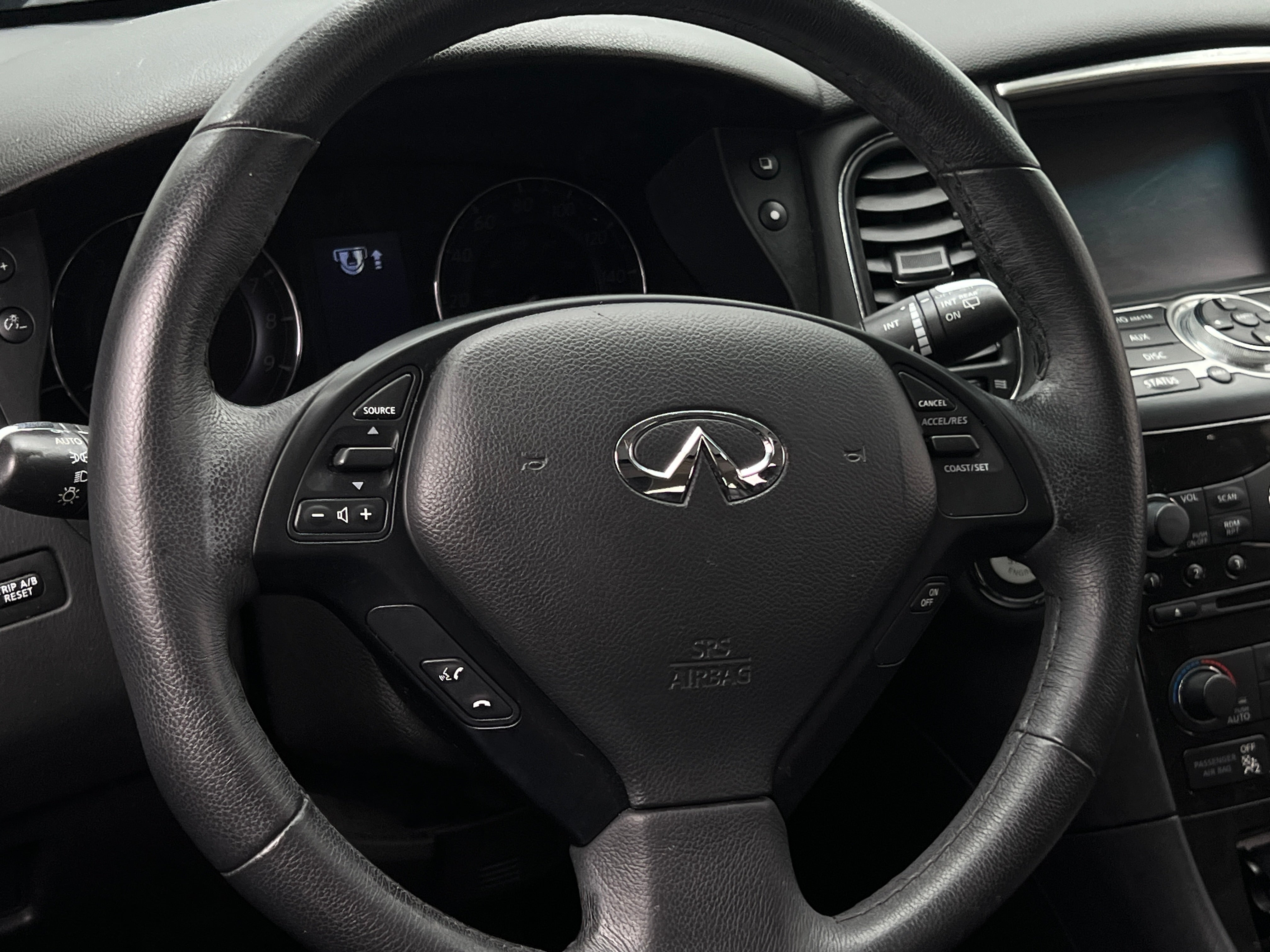 2017 INFINITI QX50 Base 4