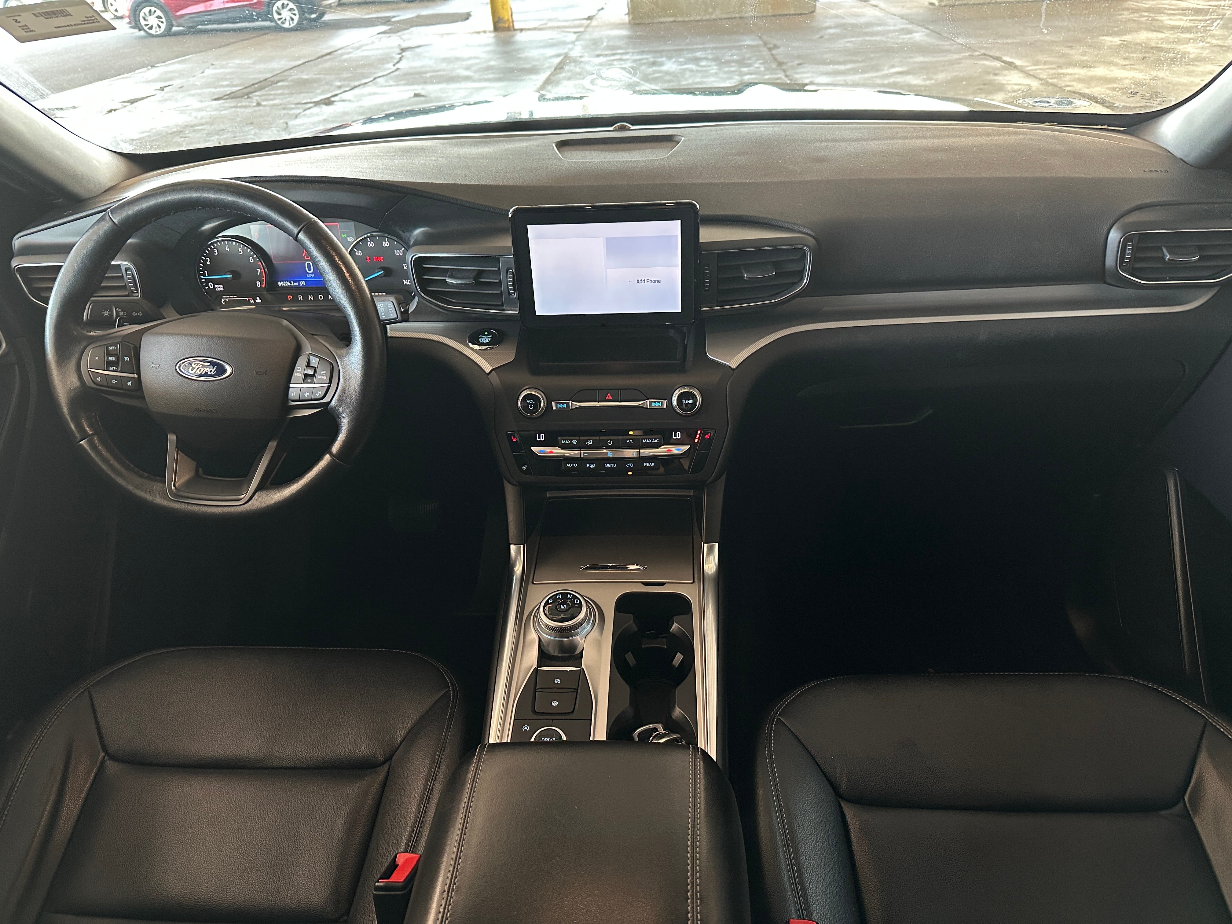 2020 Ford Explorer XLT 2