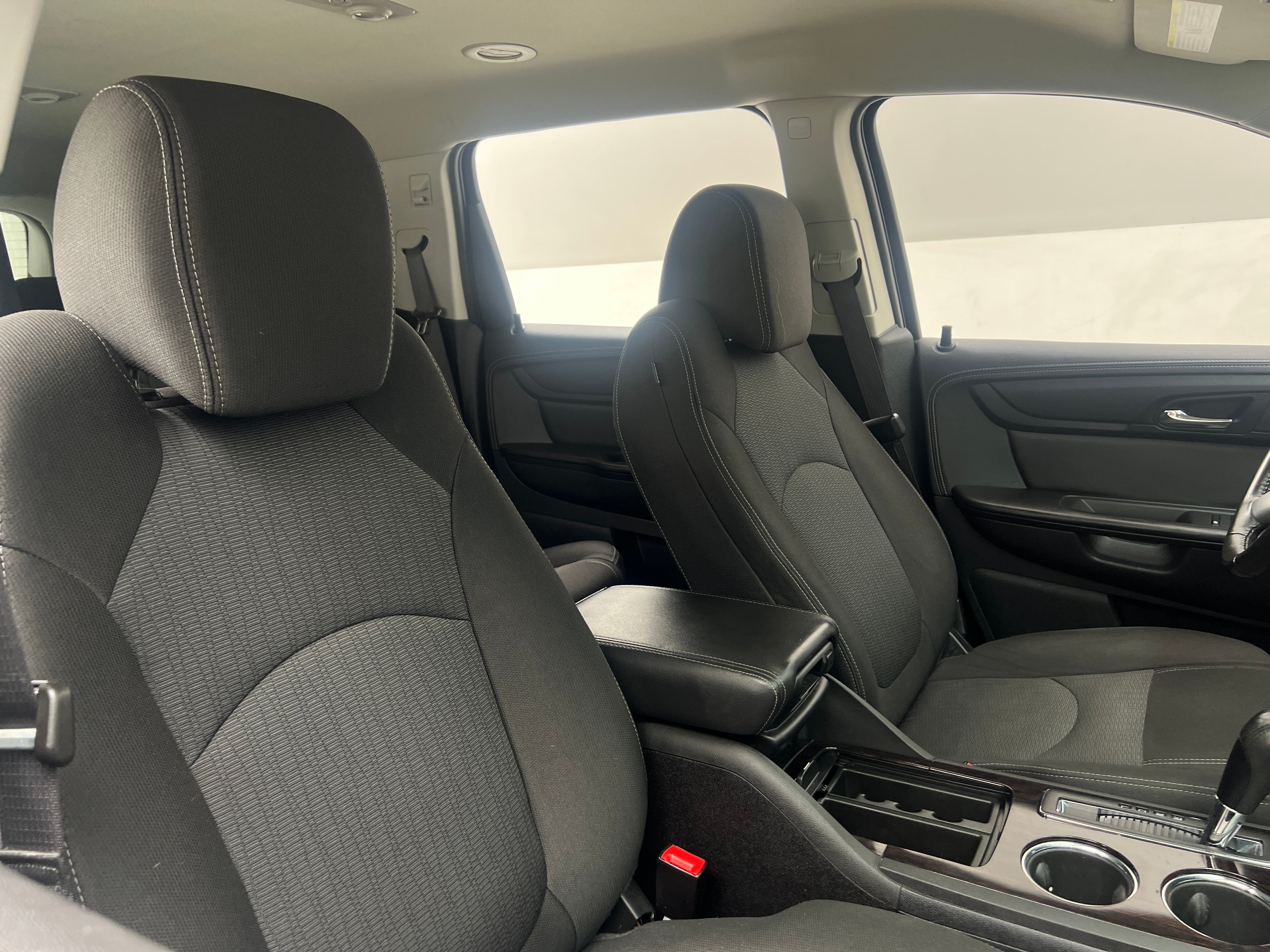 2017 Chevrolet Traverse LT 2