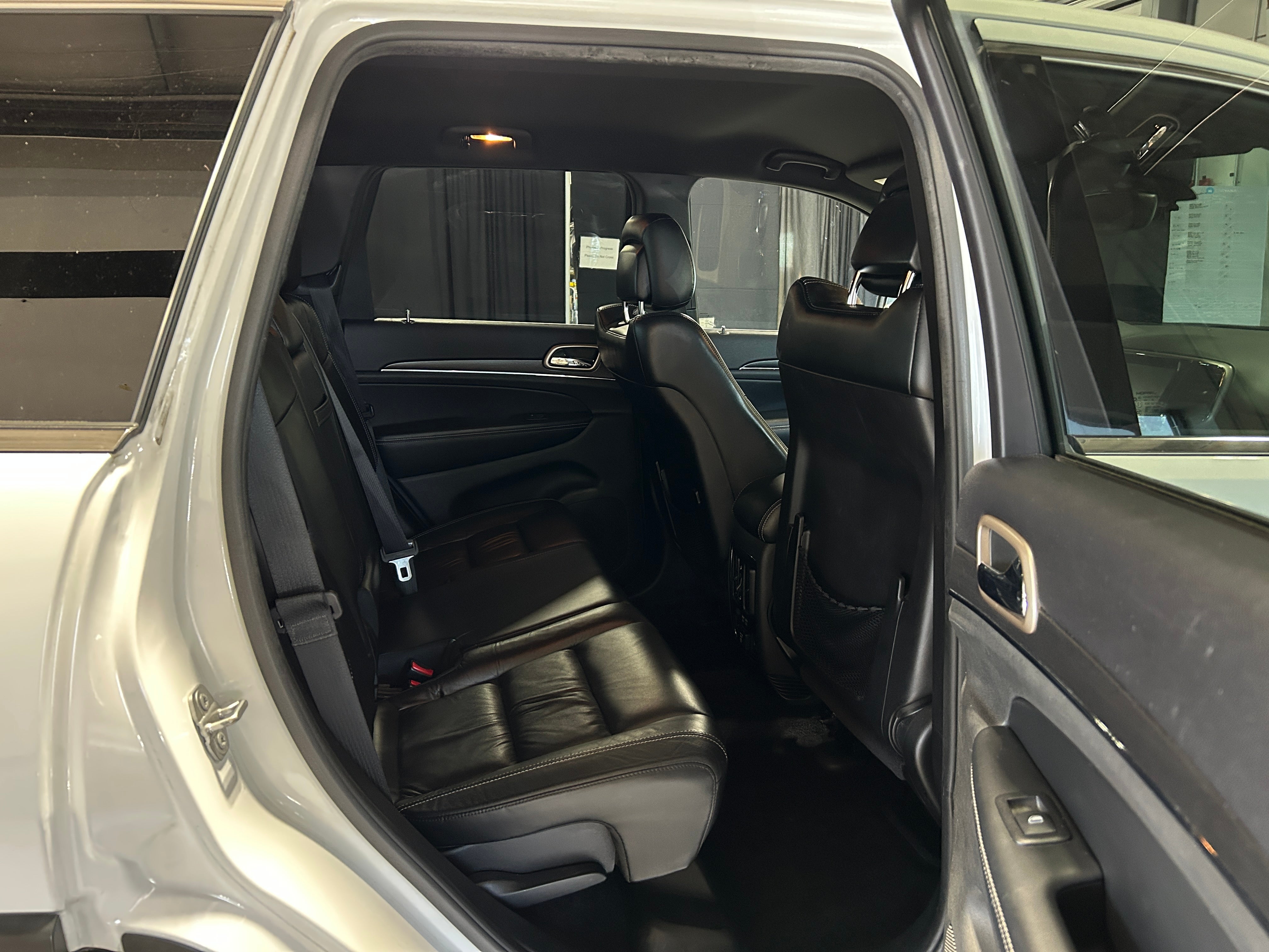2015 Jeep Grand Cherokee Limited Edition 5