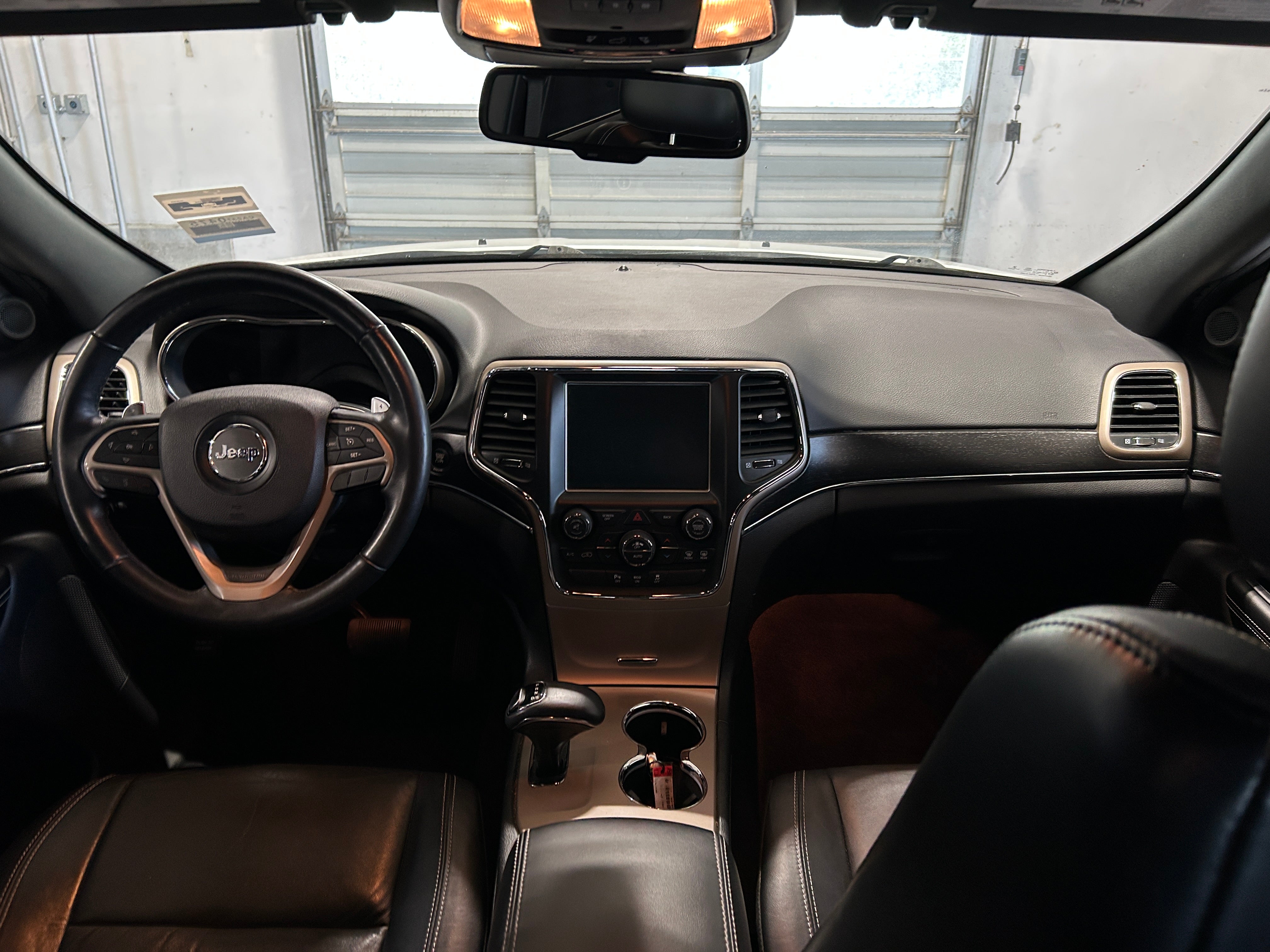 2015 Jeep Grand Cherokee Limited Edition 2