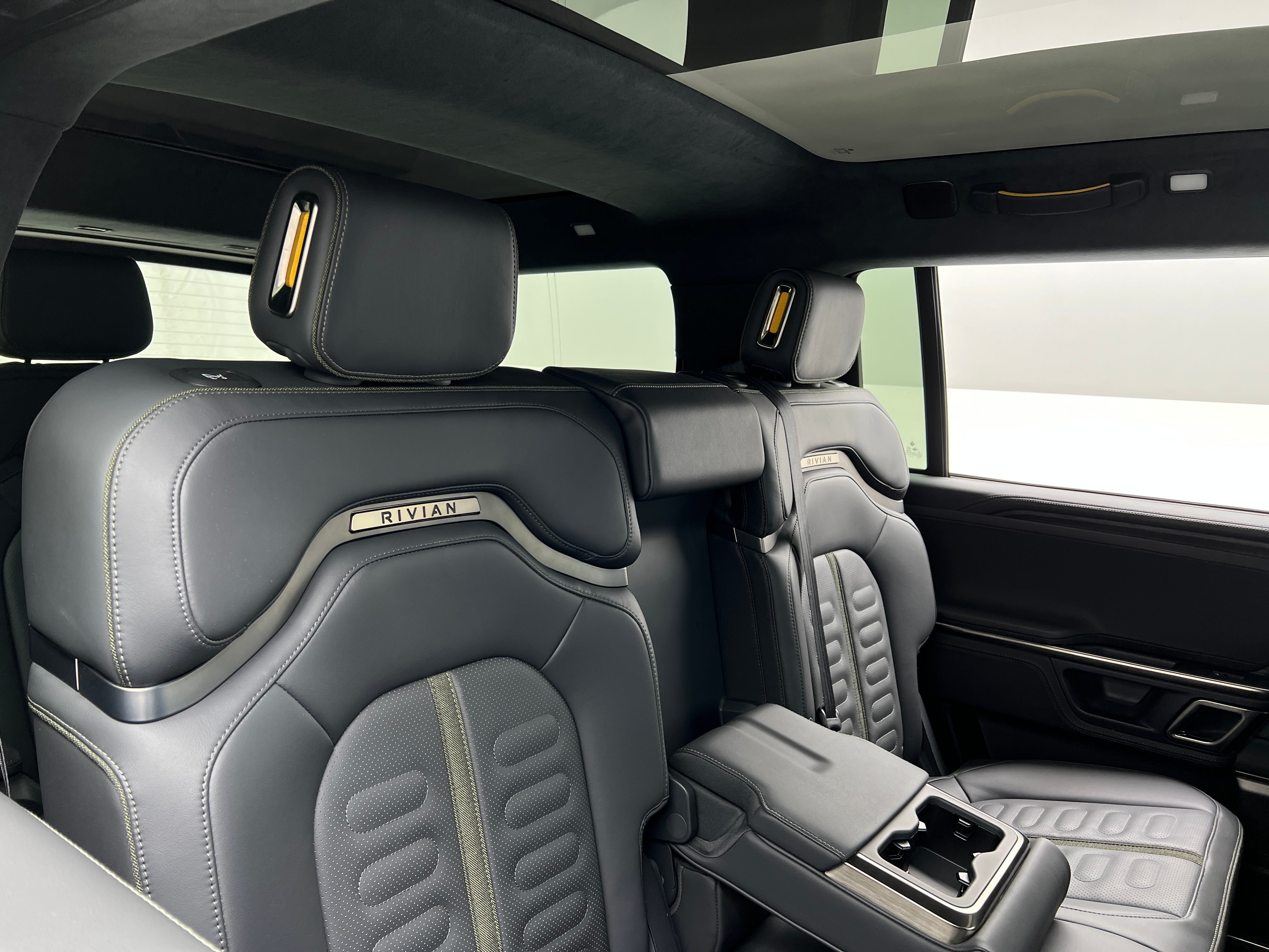 2023 Rivian R1S Launch Edition 5