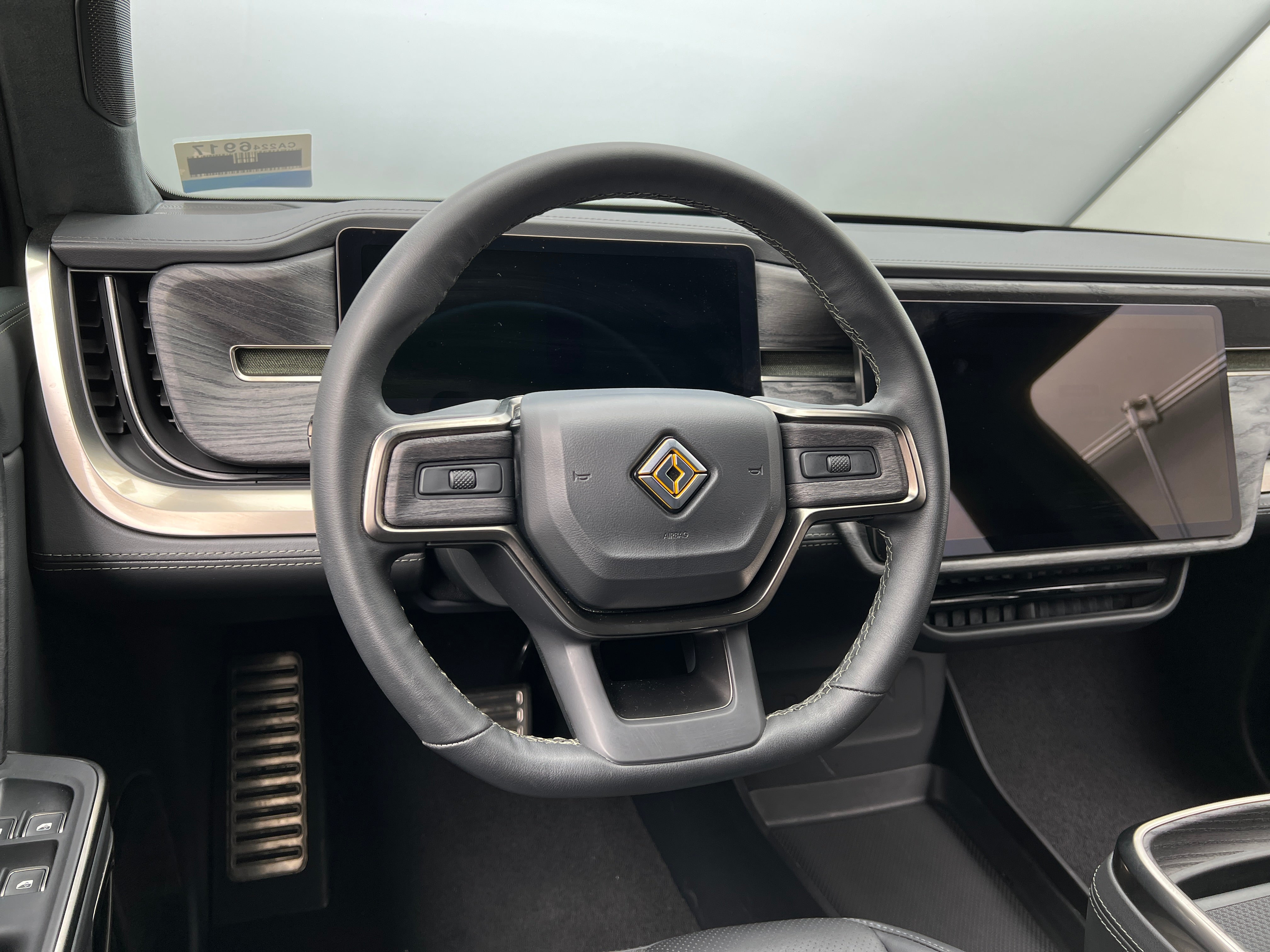 2023 Rivian R1S Launch Edition 4