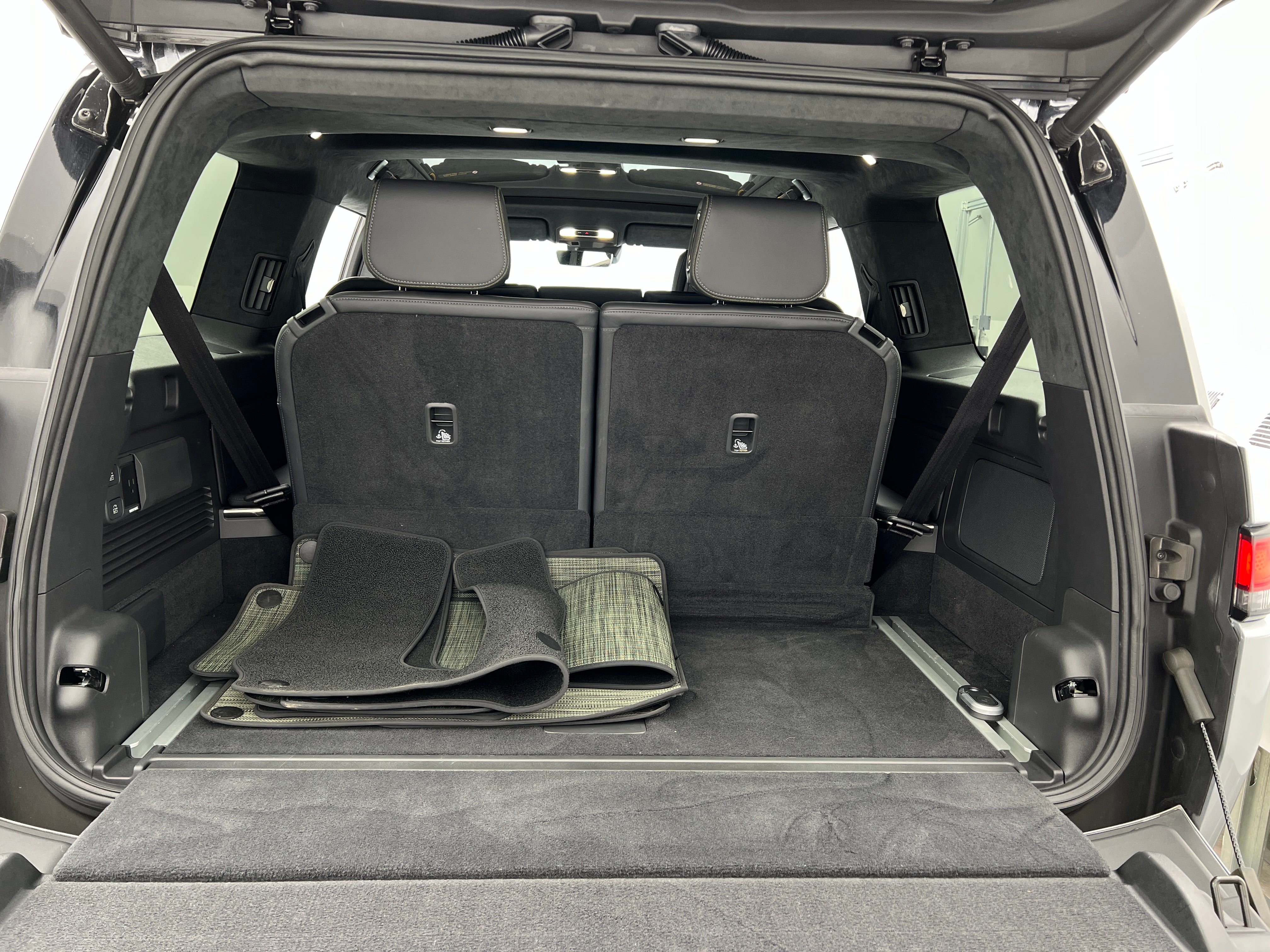 2023 Rivian R1S Launch Edition 6